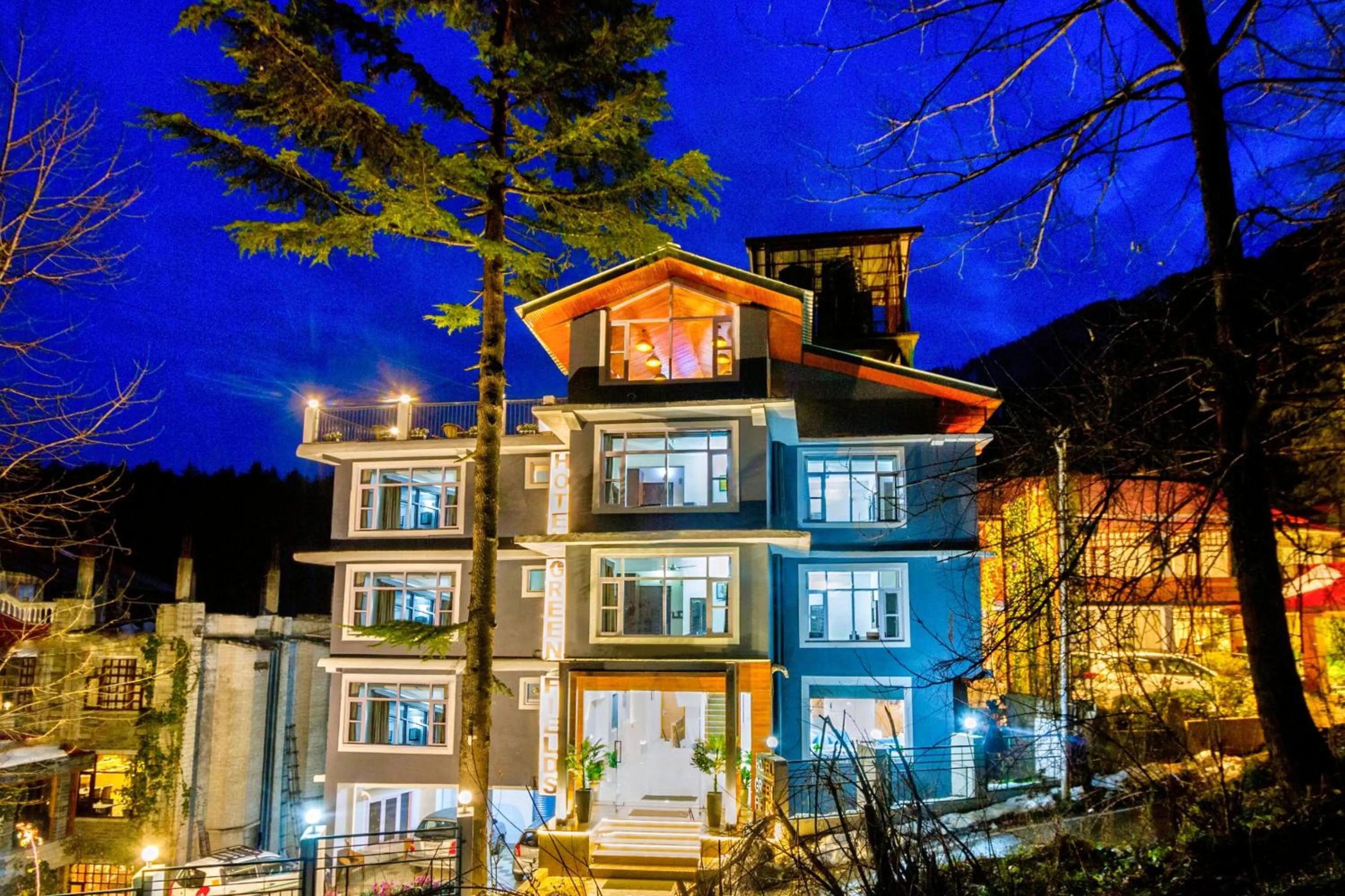 Property building in Hotel Greenfields