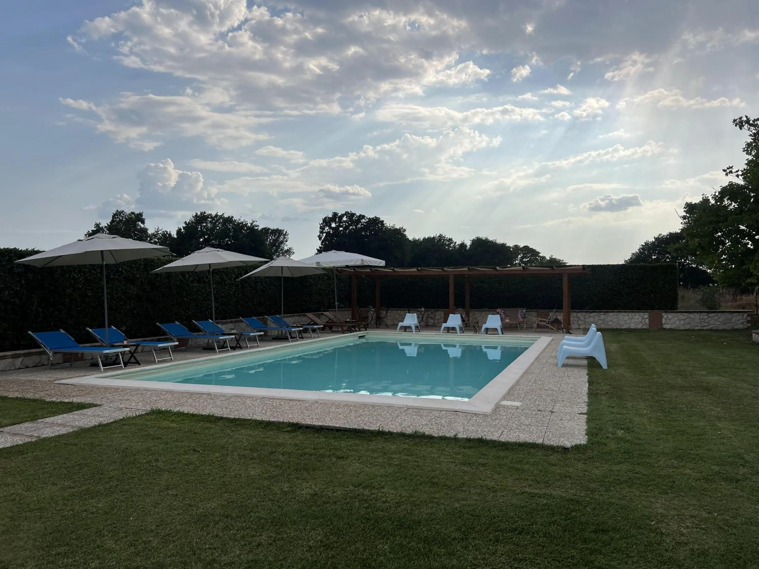 Swimming pool in B&B Colle Cucchiara