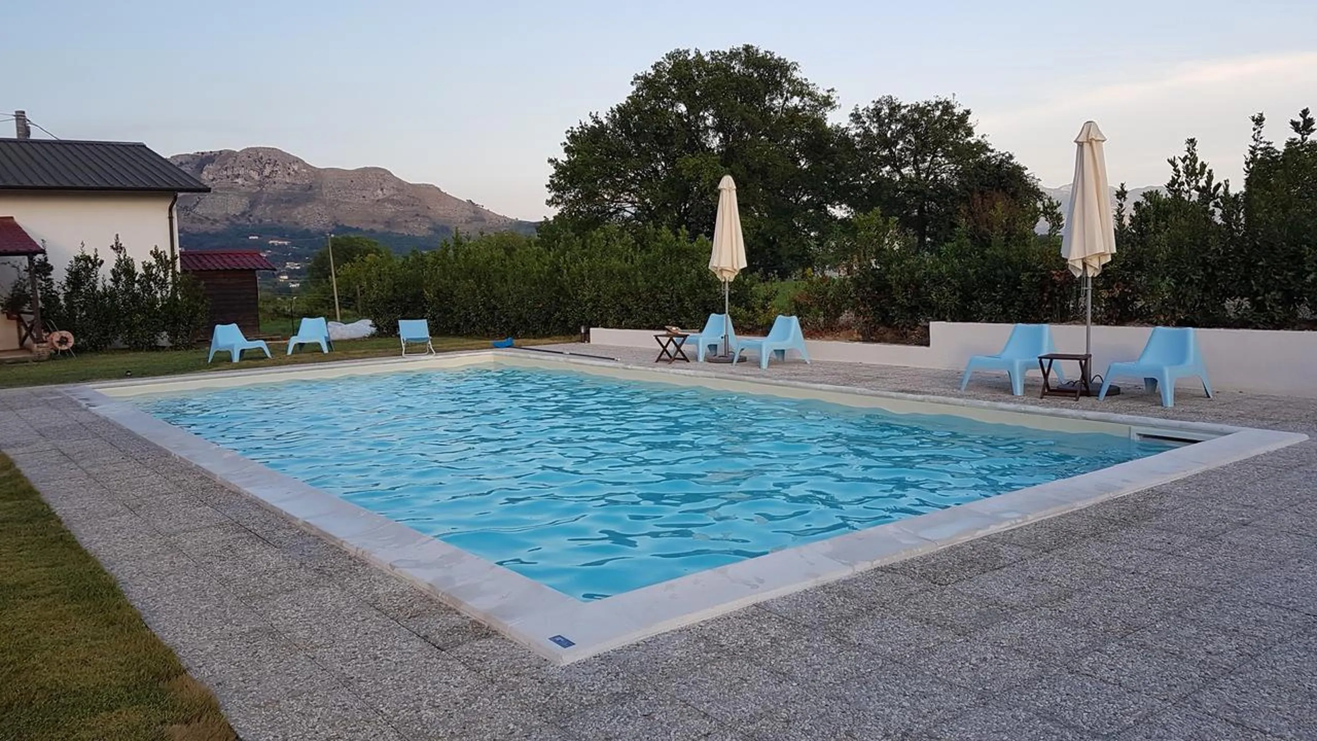 Swimming pool in B&B Colle Cucchiara