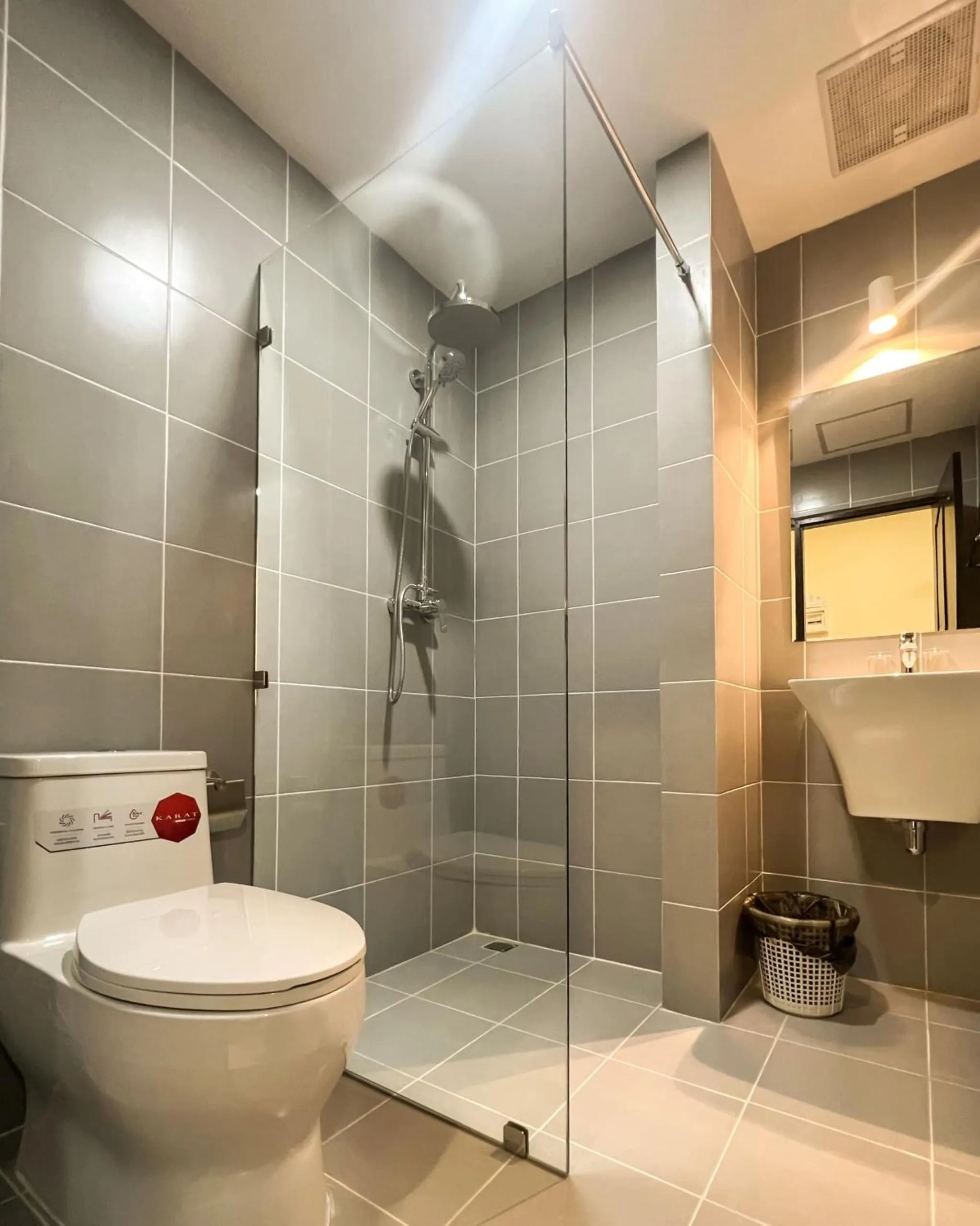 Bathroom in Douangchan Plaza Hotel