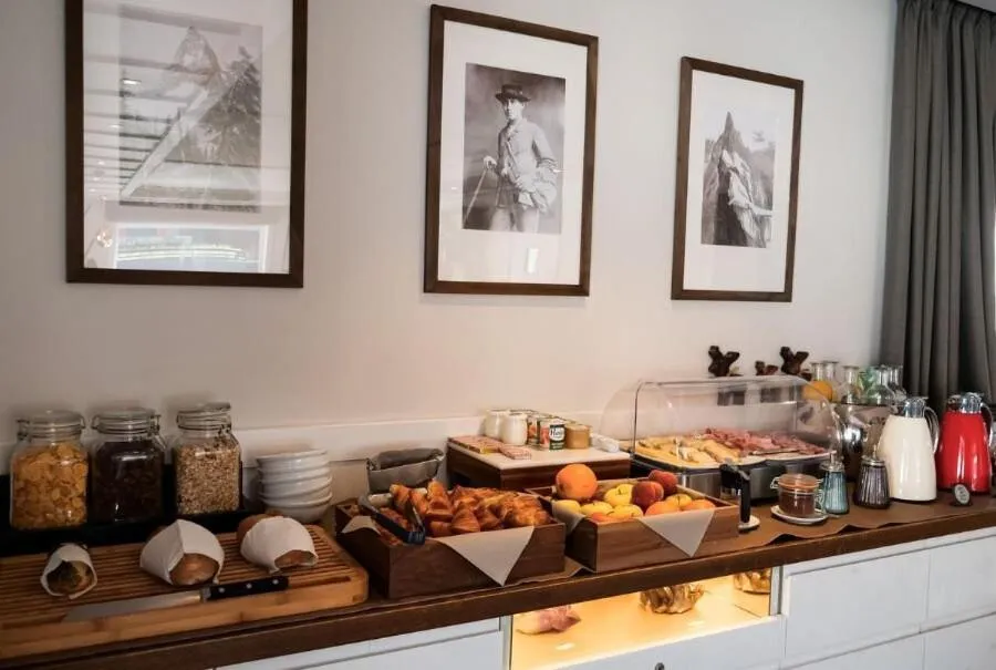 Continental breakfast in Chalet hôtel le Whymper