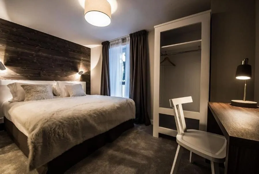 Bedroom in Chalet hôtel le Whymper