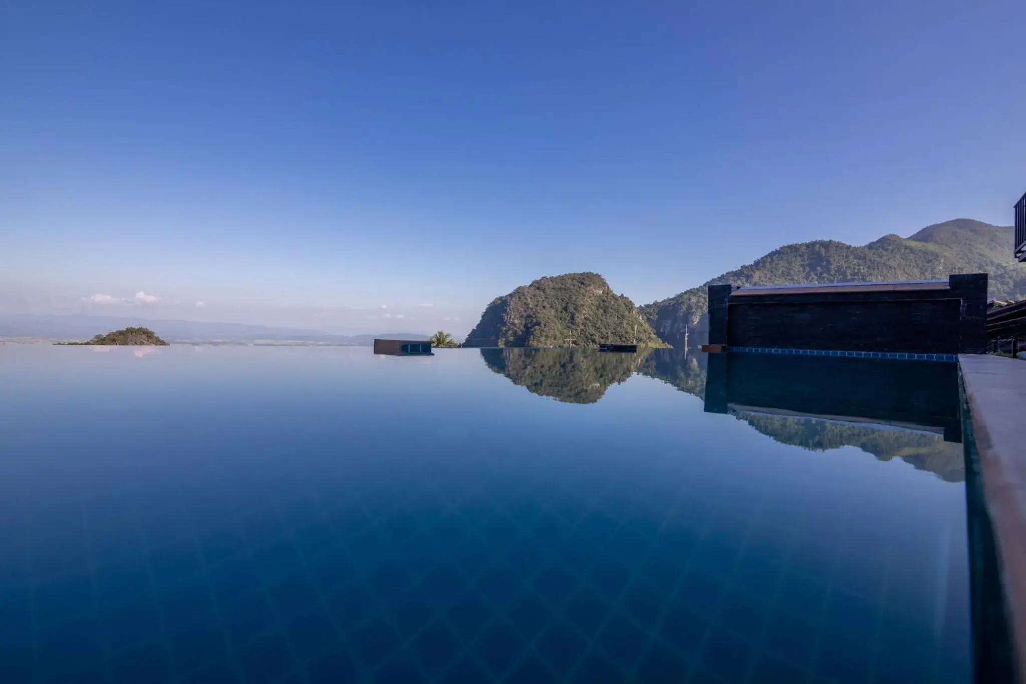 Pool view in Oasis Phamee Pool view in Oasis Phamee