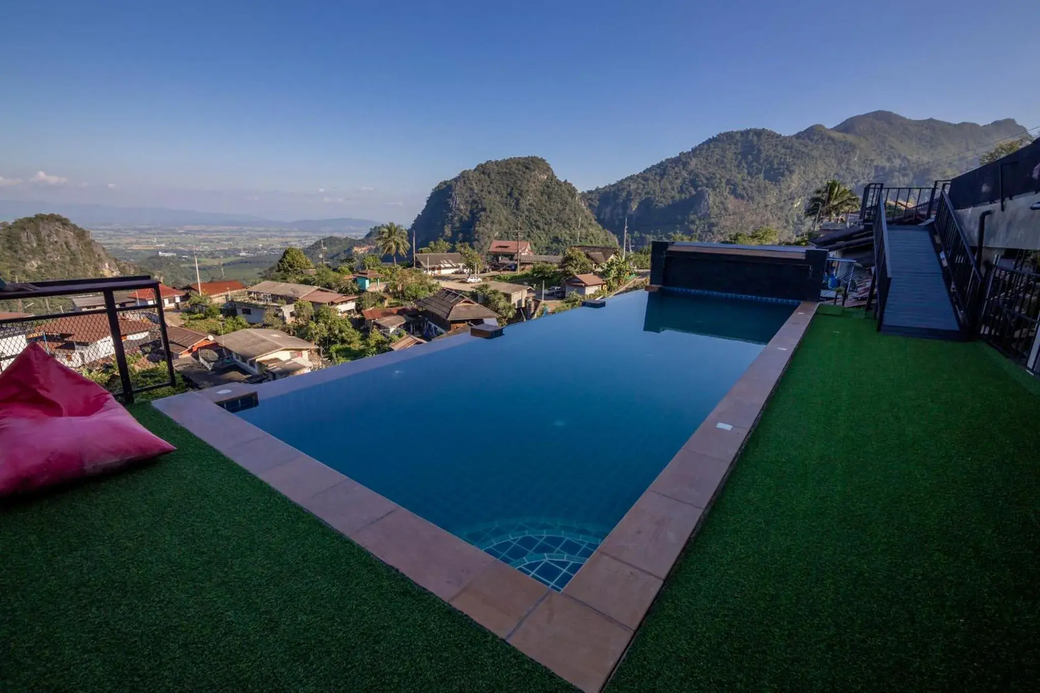 Pool view in Oasis Phamee Pool view in Oasis Phamee