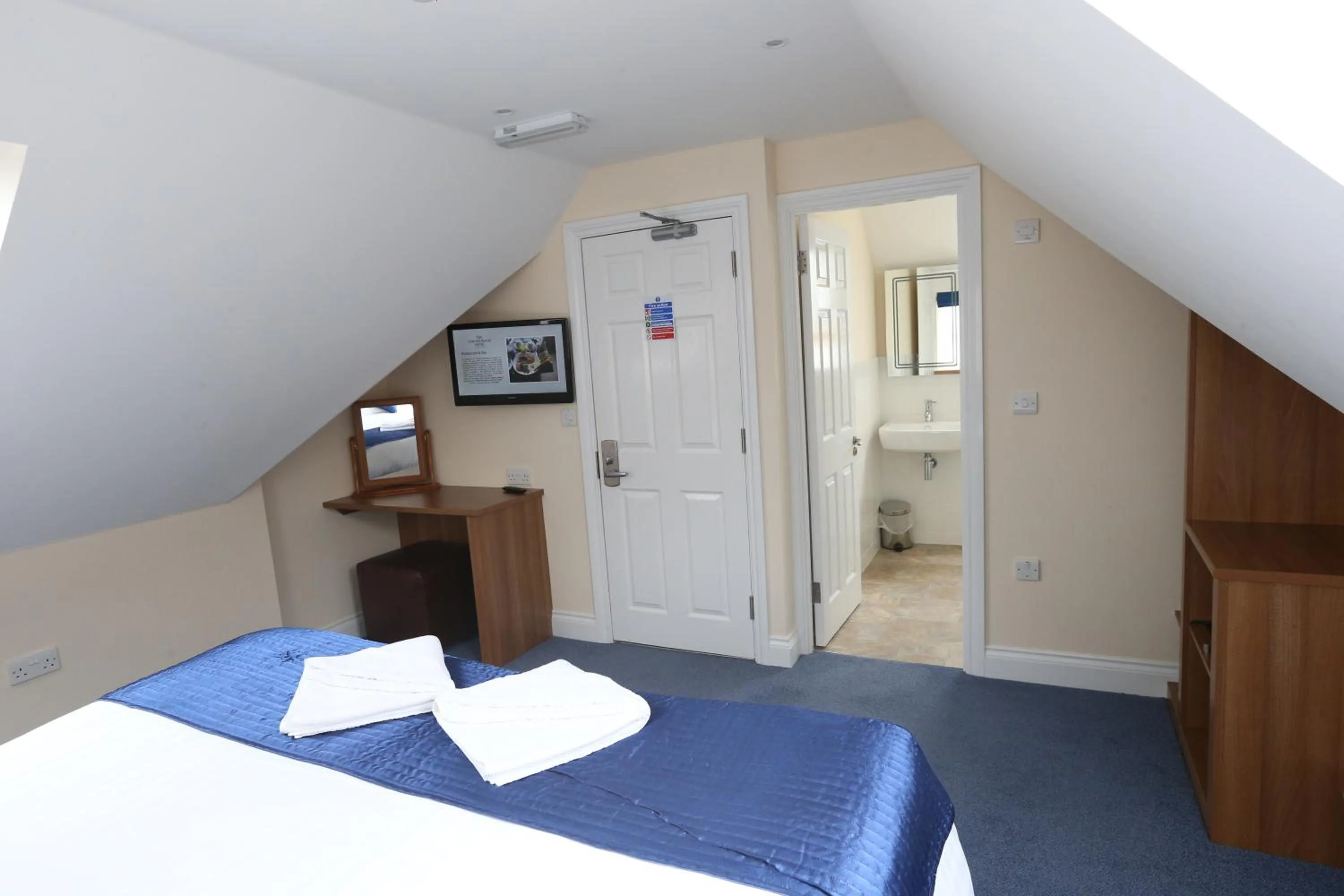 Bedroom, Bed in Corner House Hotel Gatwick with bookable Holiday parking