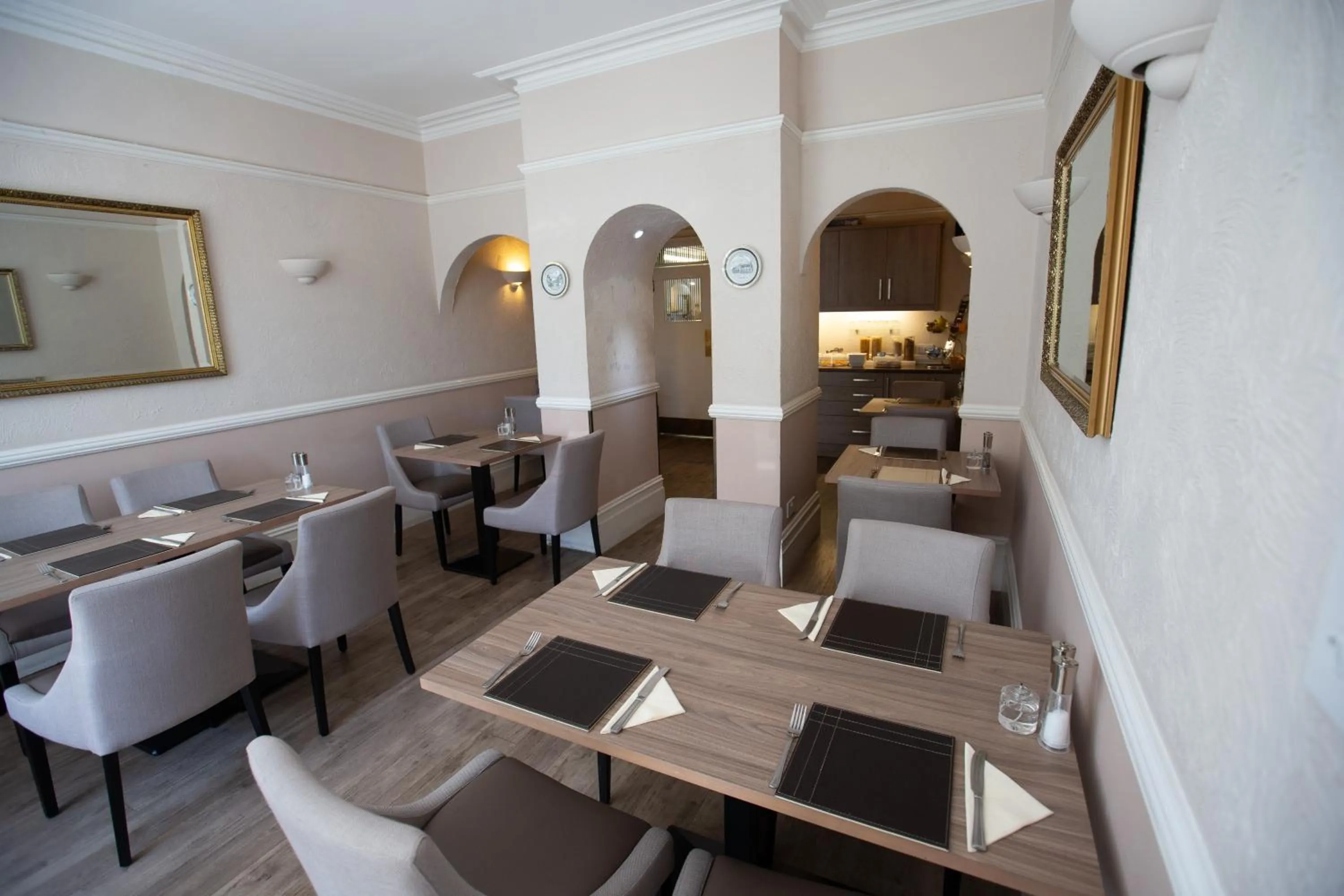 Dining area in Corner House Hotel Gatwick with bookable Holiday parking