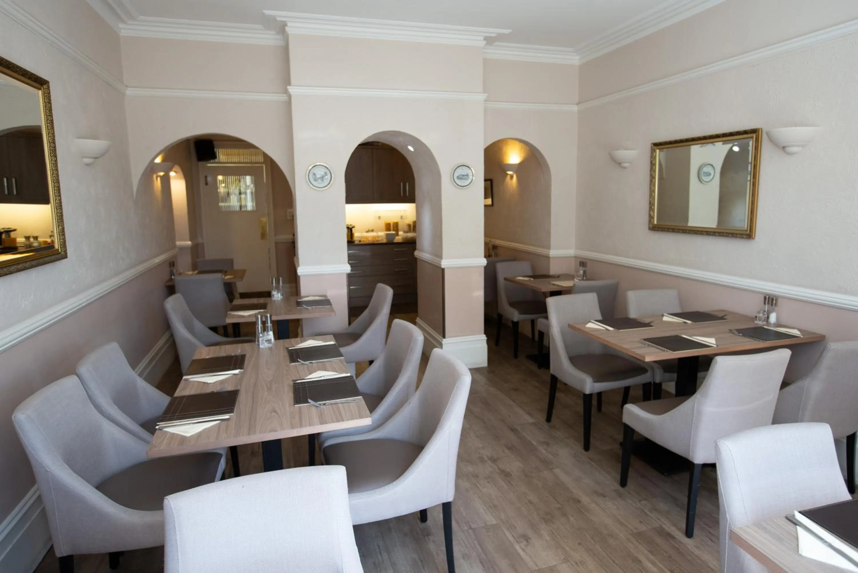 Dining area in Corner House Hotel Gatwick with bookable Holiday parking