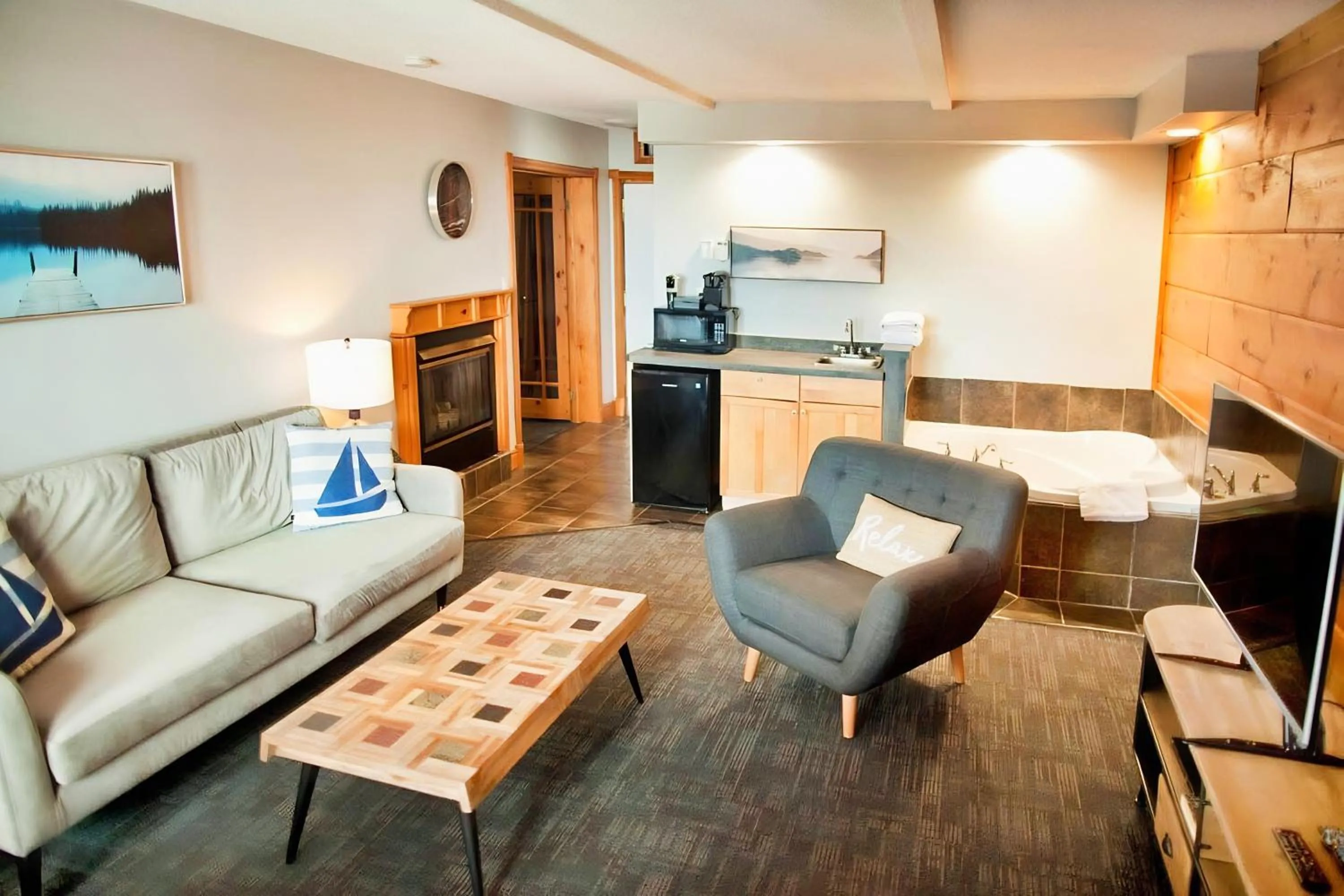 Hot Tub in Terrace Suites