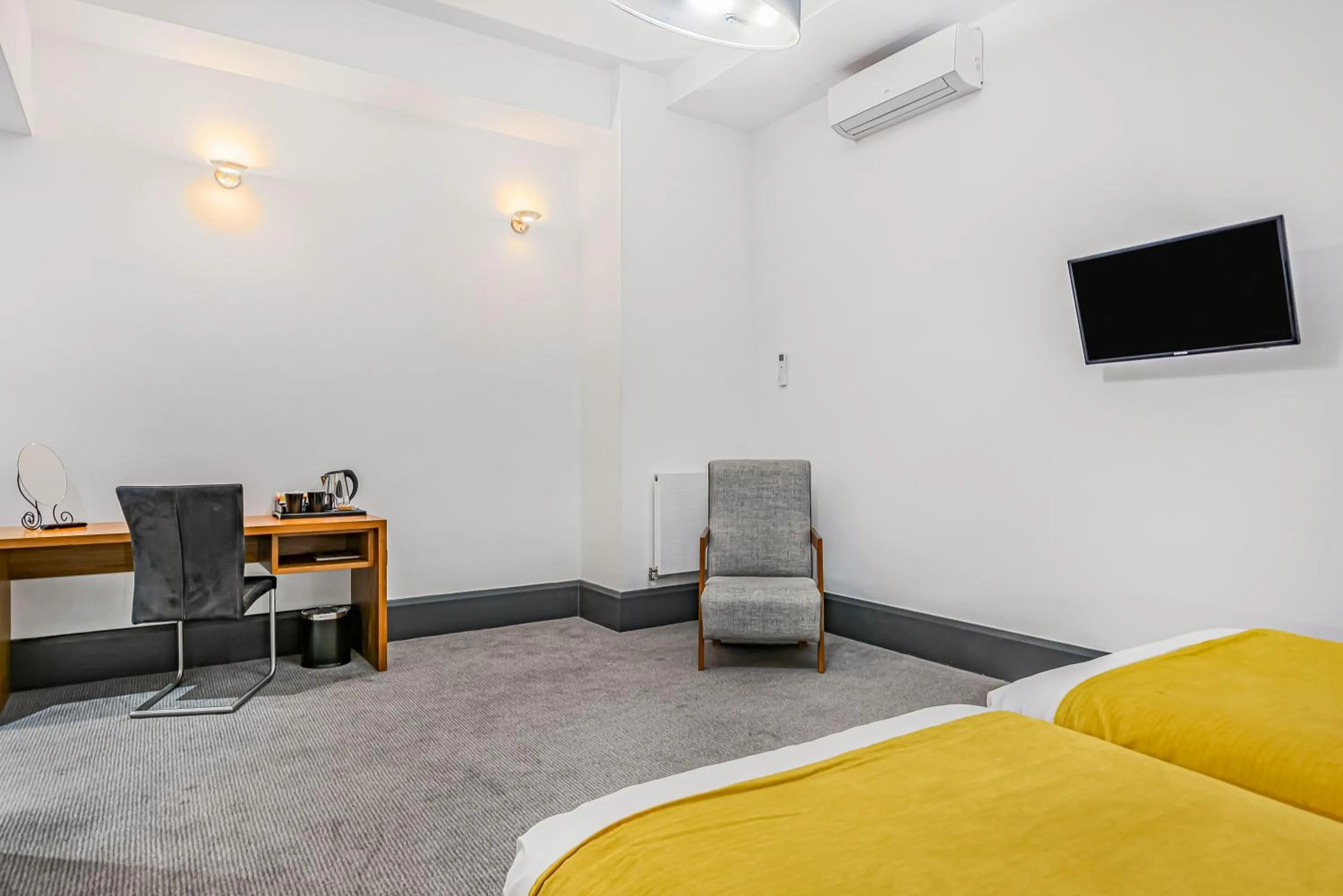 Bedroom, Bed in The Ainscow Hotel