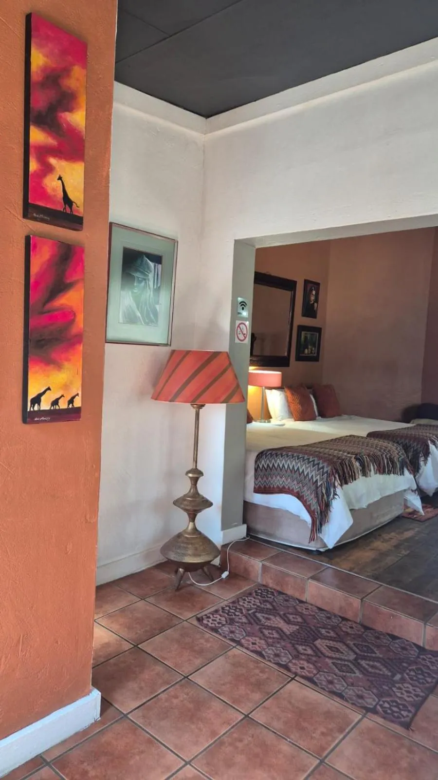 Bed in 44 on Ennis Guest Lodge and Restaurant -