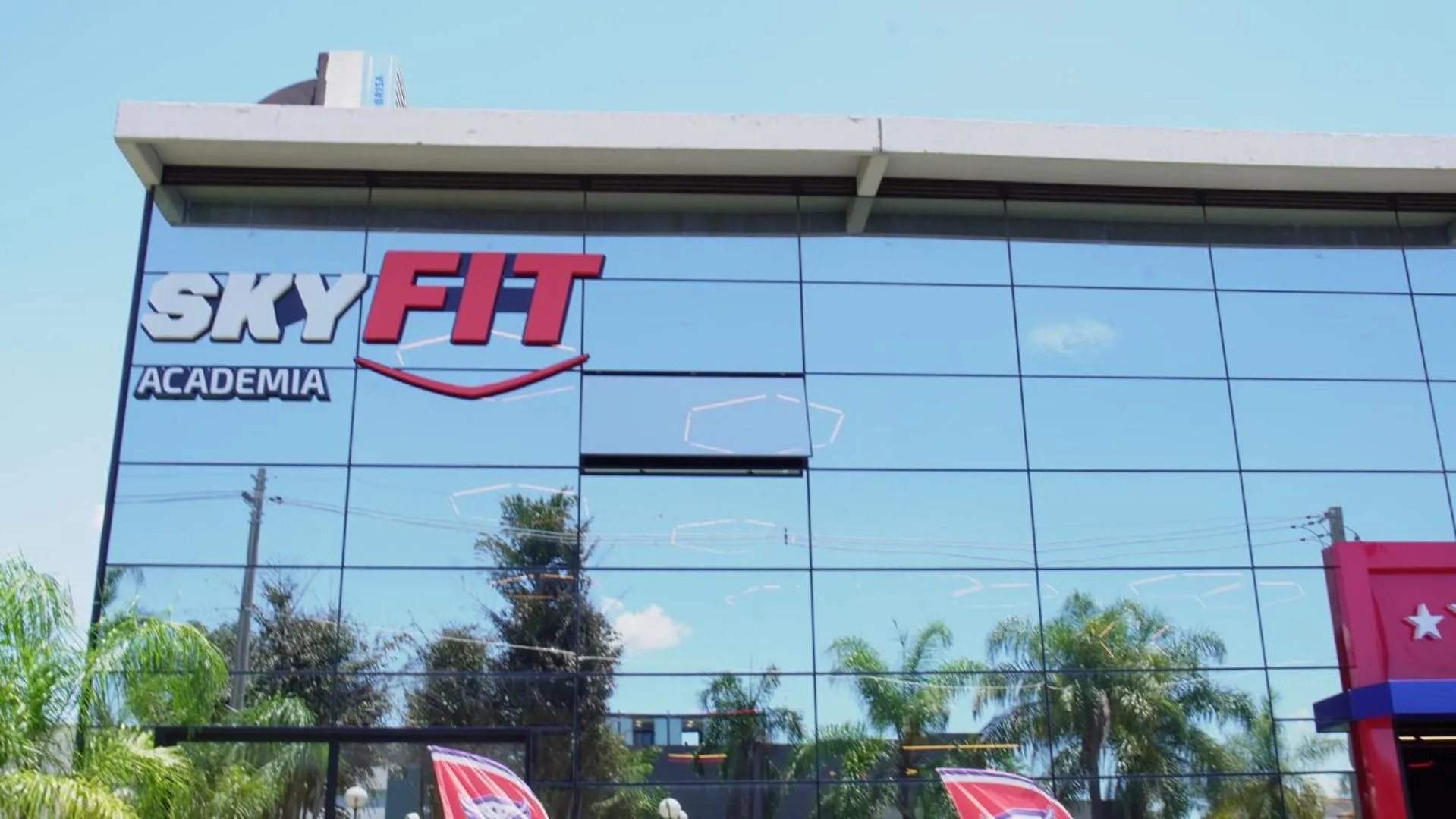 Fitness centre/facilities in Momax Hotel