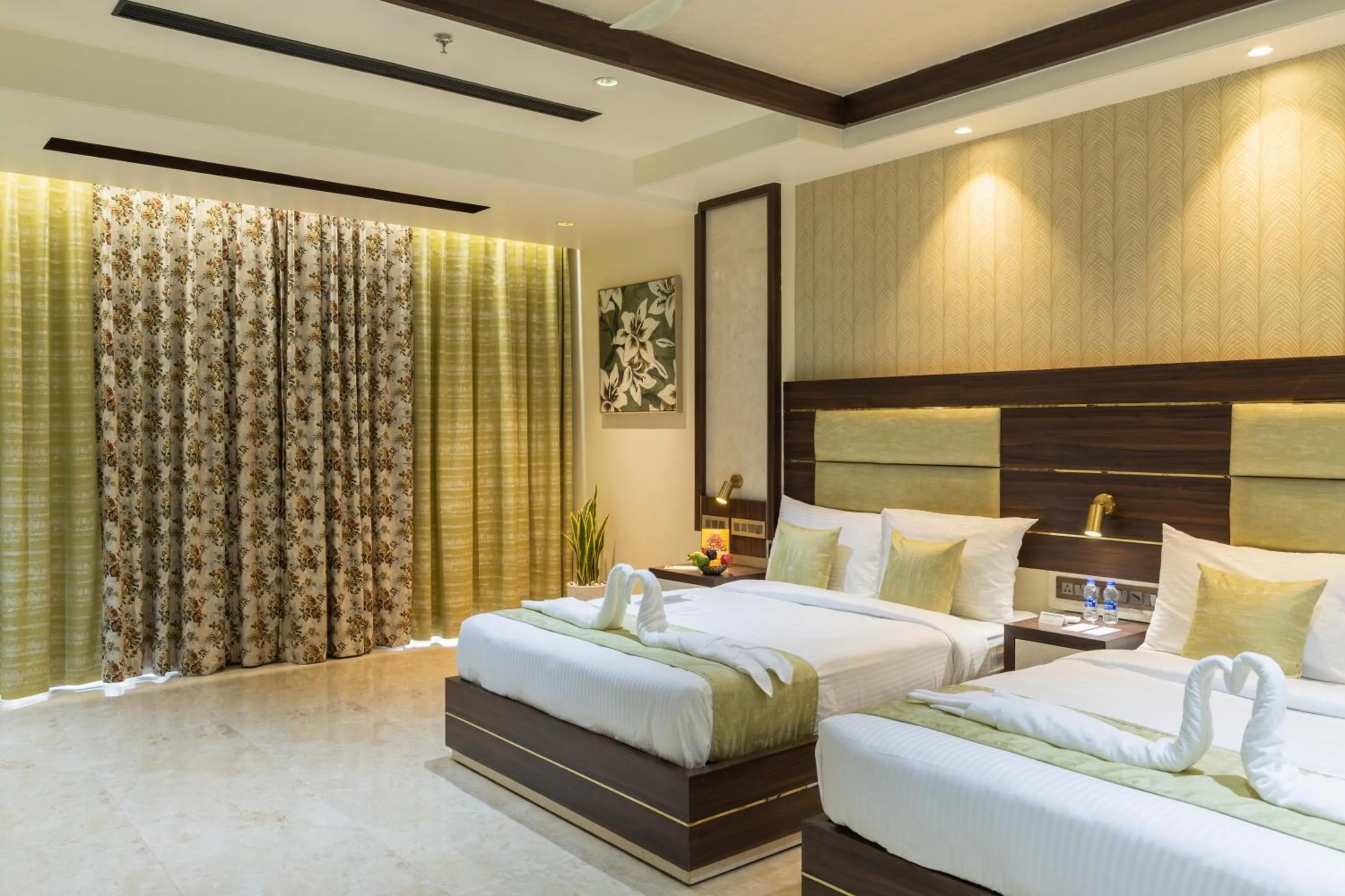 Bed in Royal Rawal - Luxury Boutique Hotel