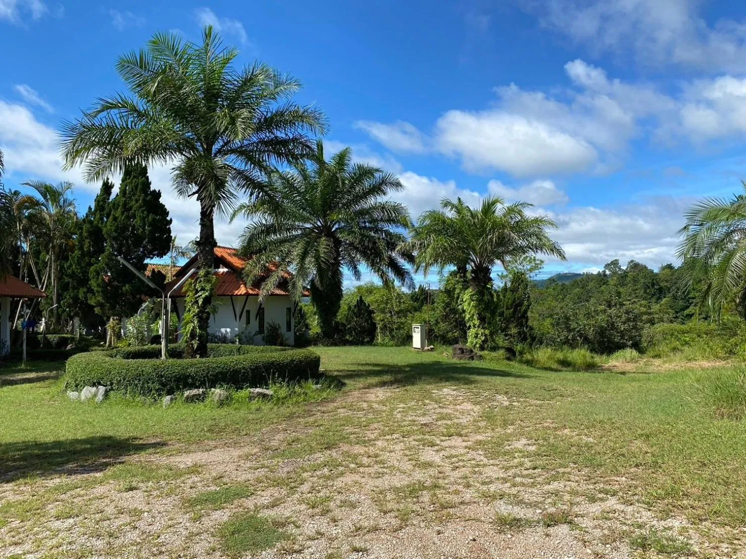 Garden view in Phuphamok Valley Resort