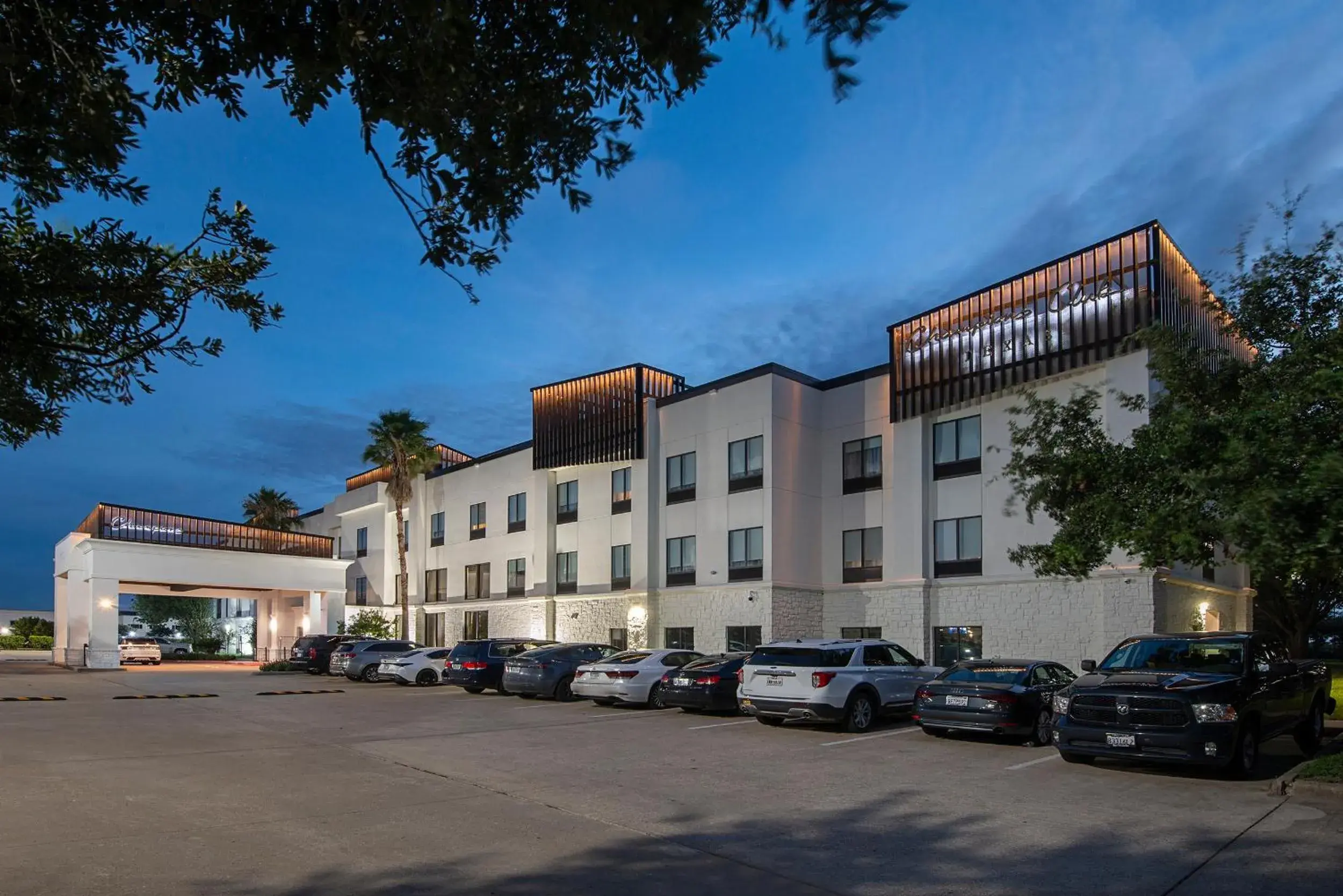 Property building in Champions Club and Hotel, Houston Westchase Property building in Champions Club and Hotel, Houston Westchase