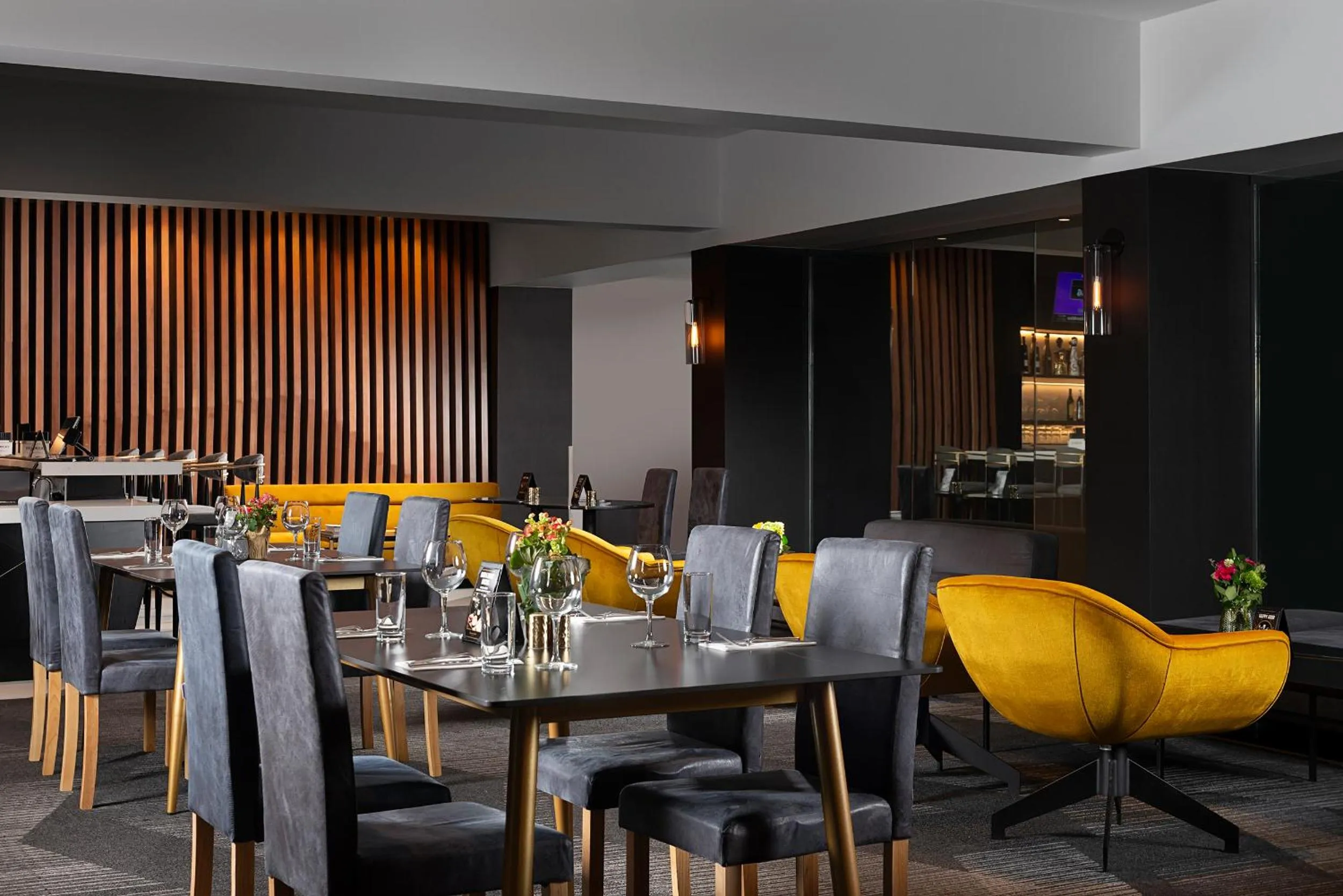 Restaurant/places to eat in Champions Club and Hotel, Houston Westchase