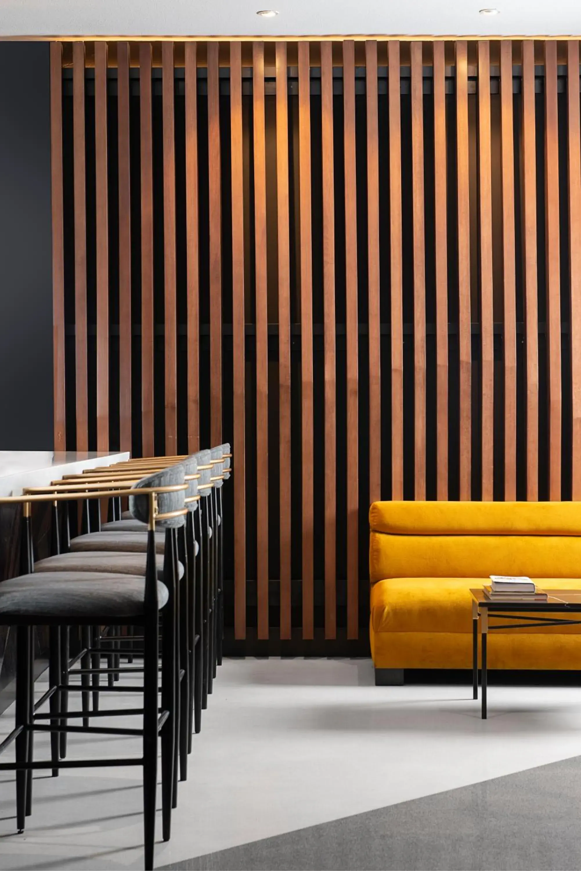 Lounge or bar in Champions Club and Hotel, Houston Westchase Lounge or bar in Champions Club and Hotel, Houston Westchase