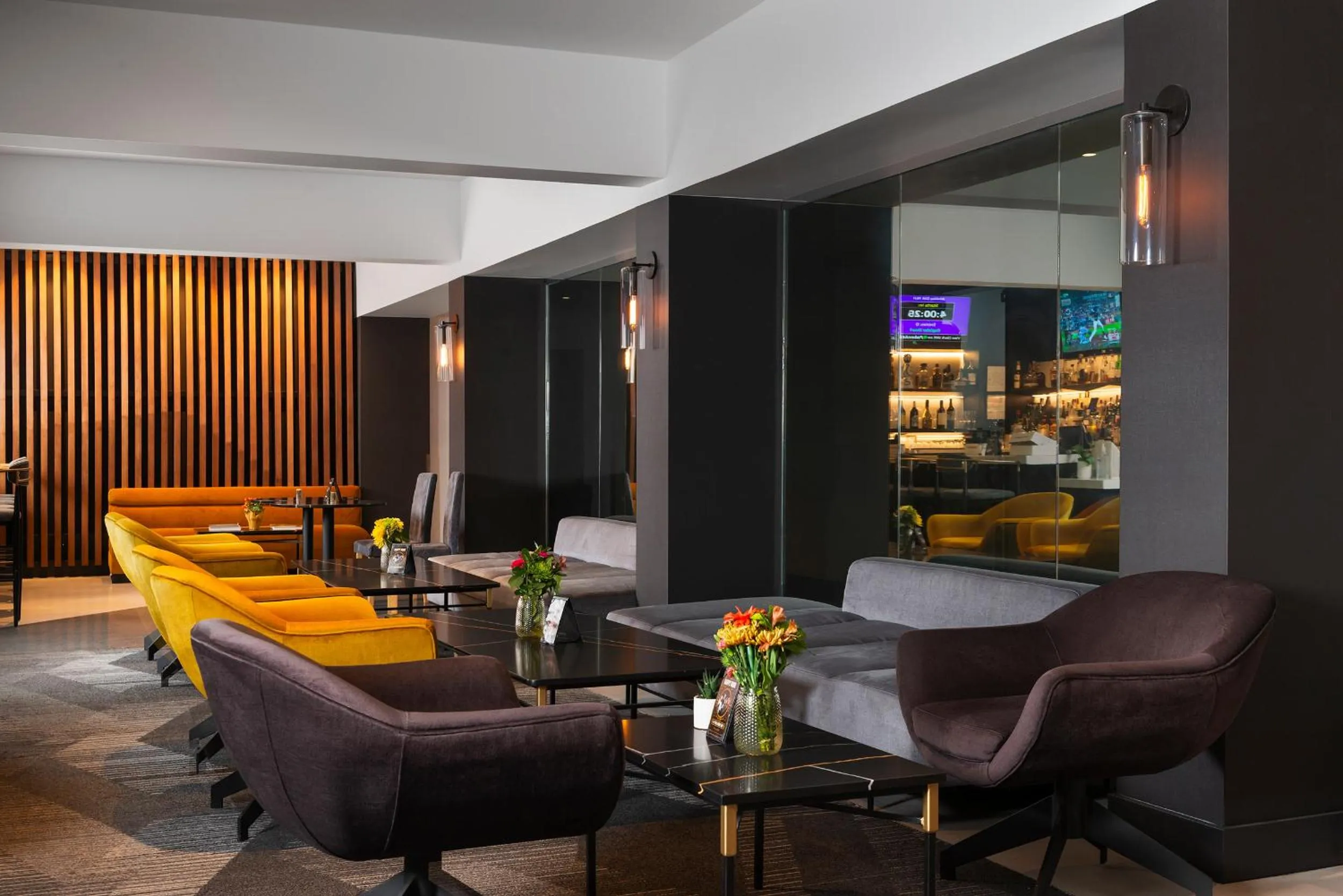 Lounge or bar in Champions Club and Hotel, Houston Westchase