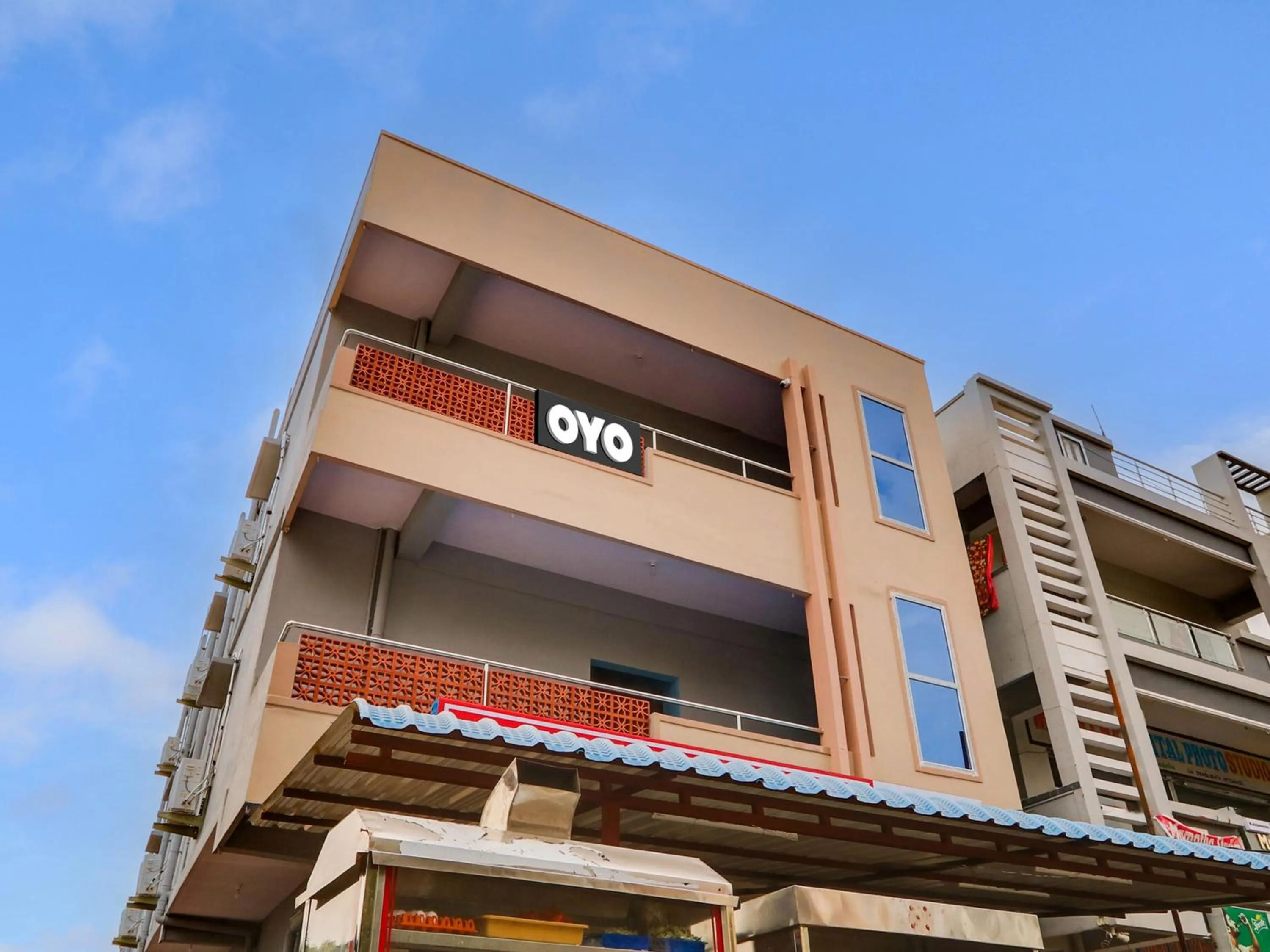 Facade/entrance in Hotel O SR Grand