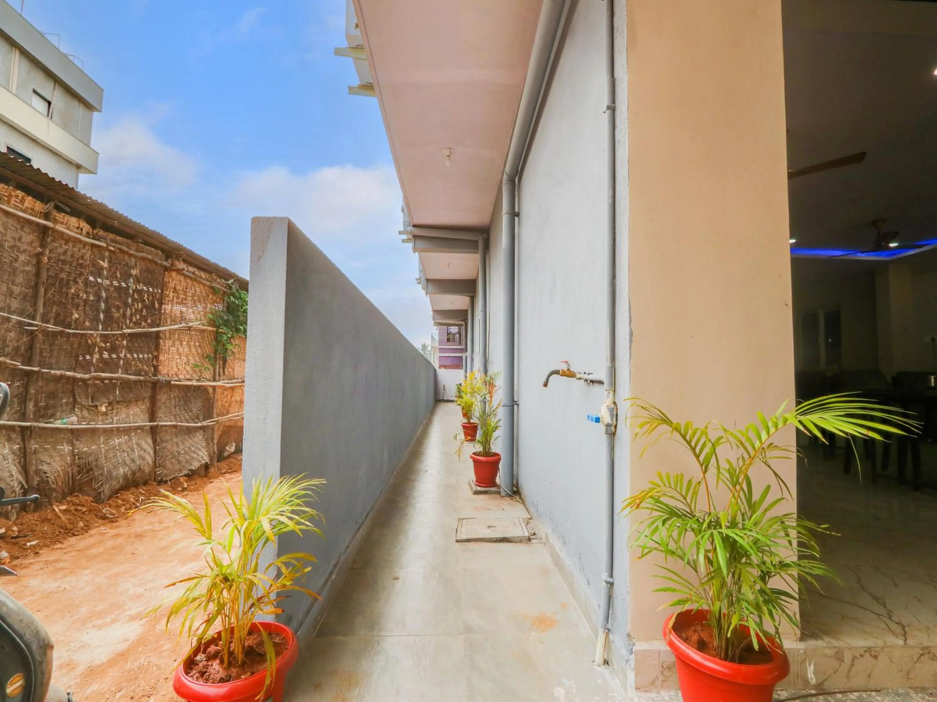 Facade/entrance in Hotel O SR Grand