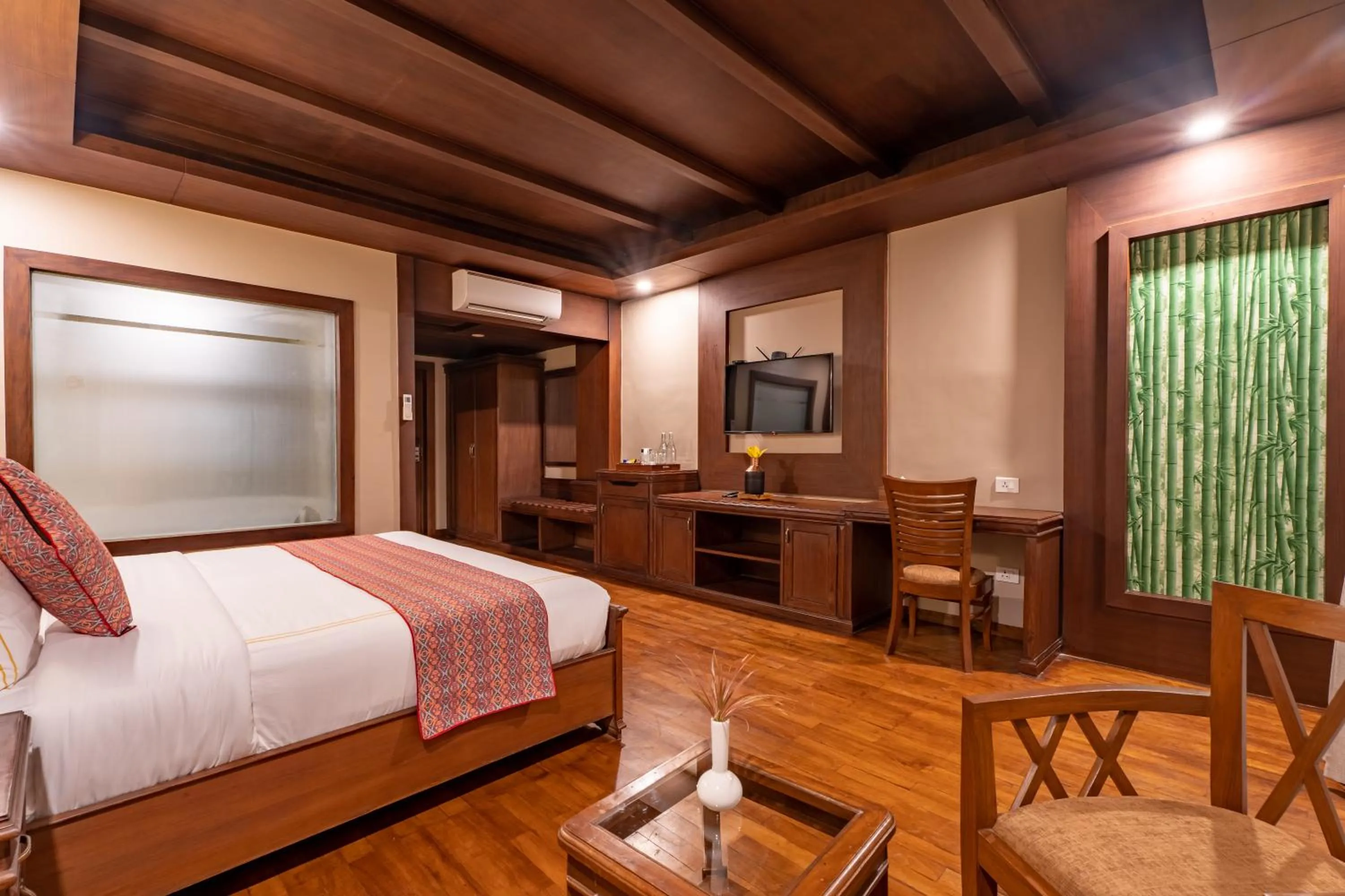 Bedroom, Bed in River Bank Jungle Resort, Chitwan