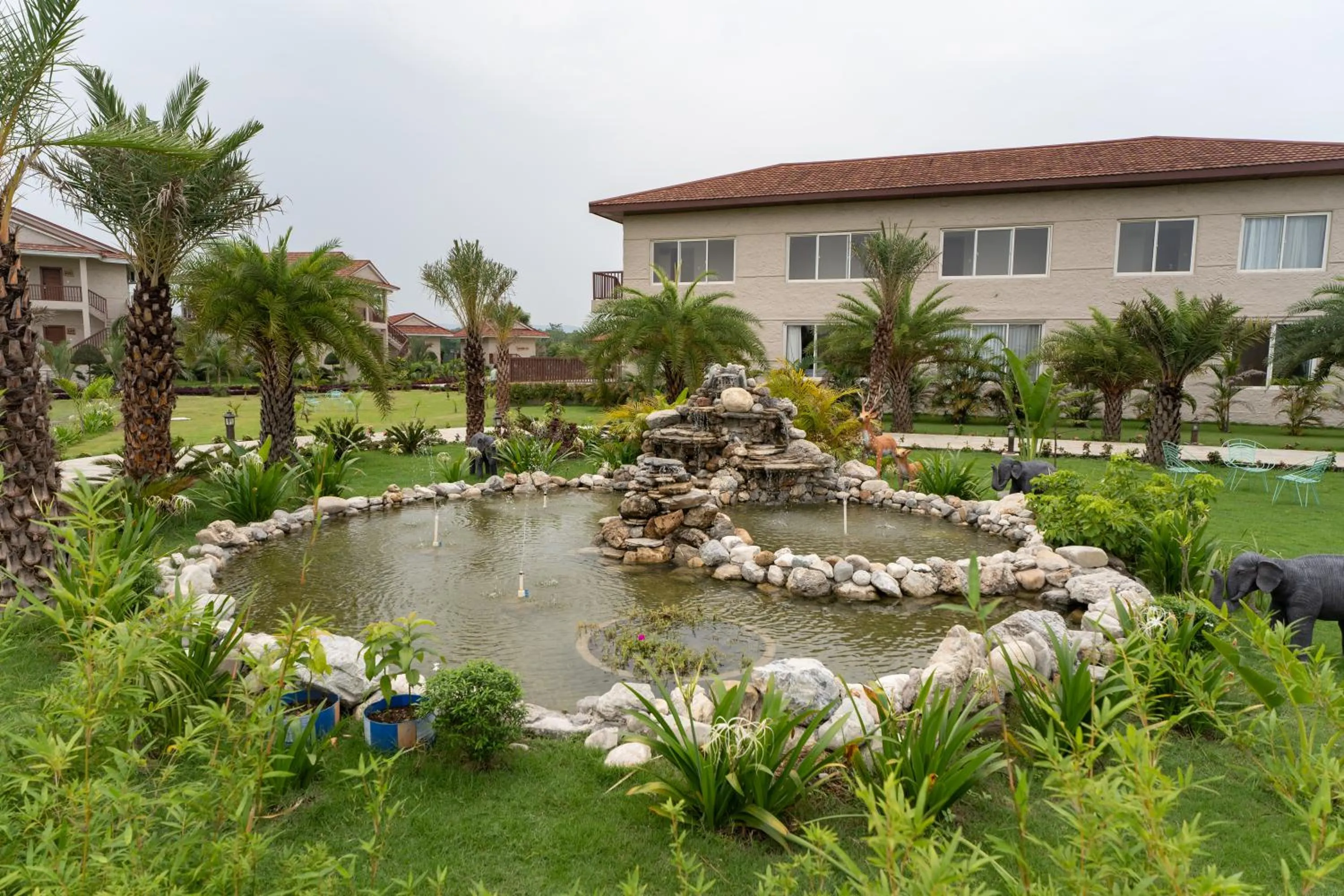 Garden in River Bank Jungle Resort, Chitwan