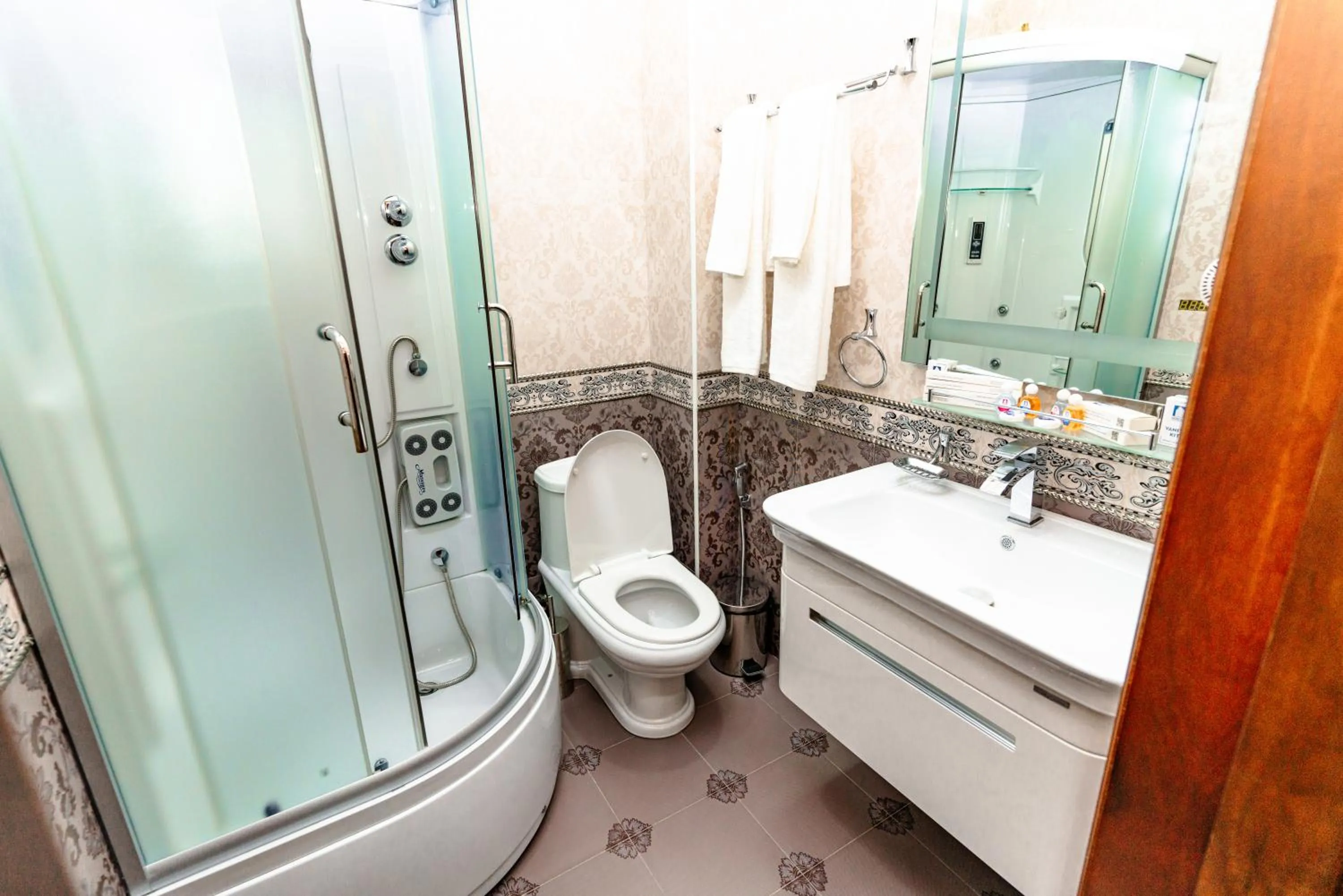 Shower in Bagizagan Hotel