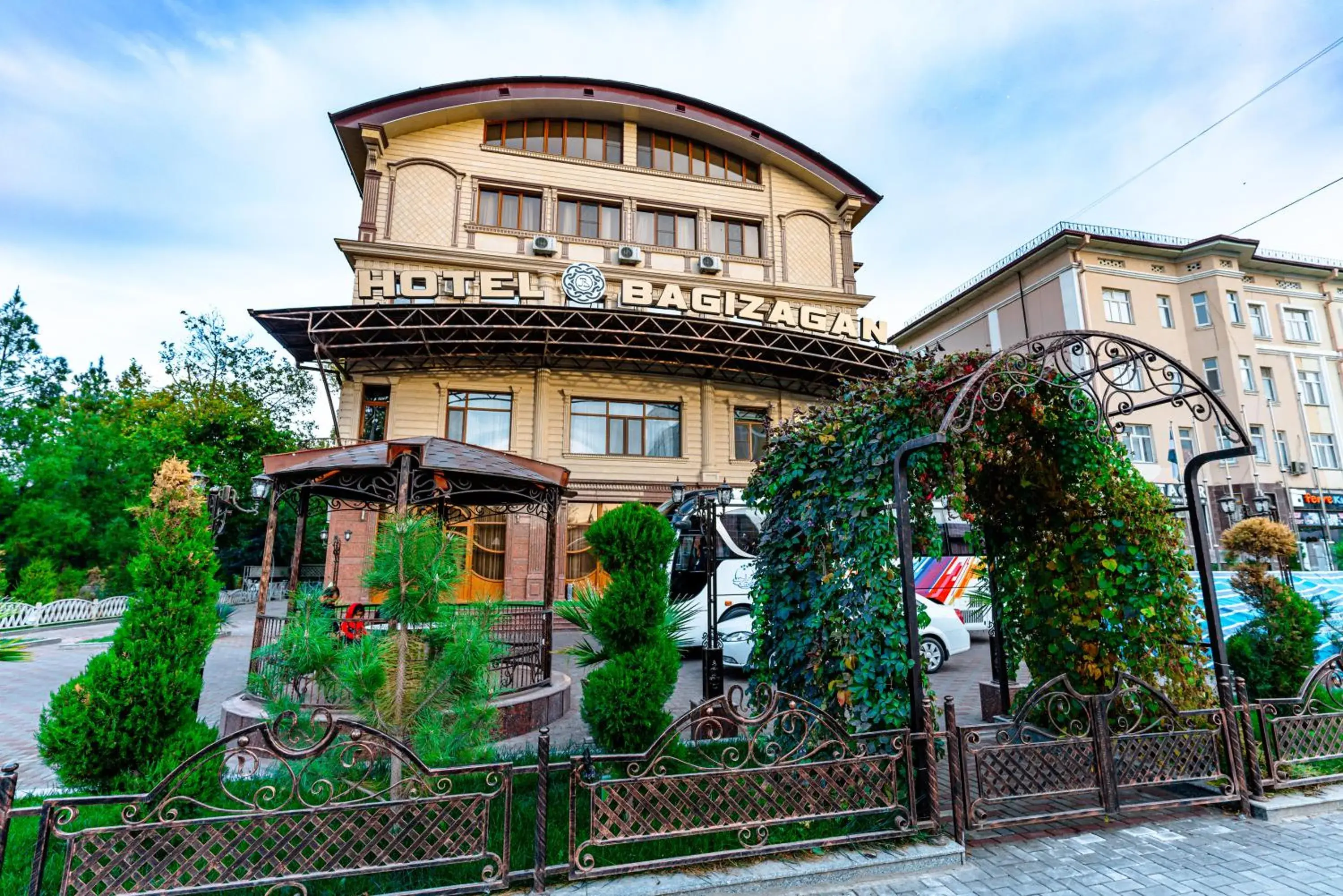 Property building in Bagizagan Hotel Property building in Bagizagan Hotel