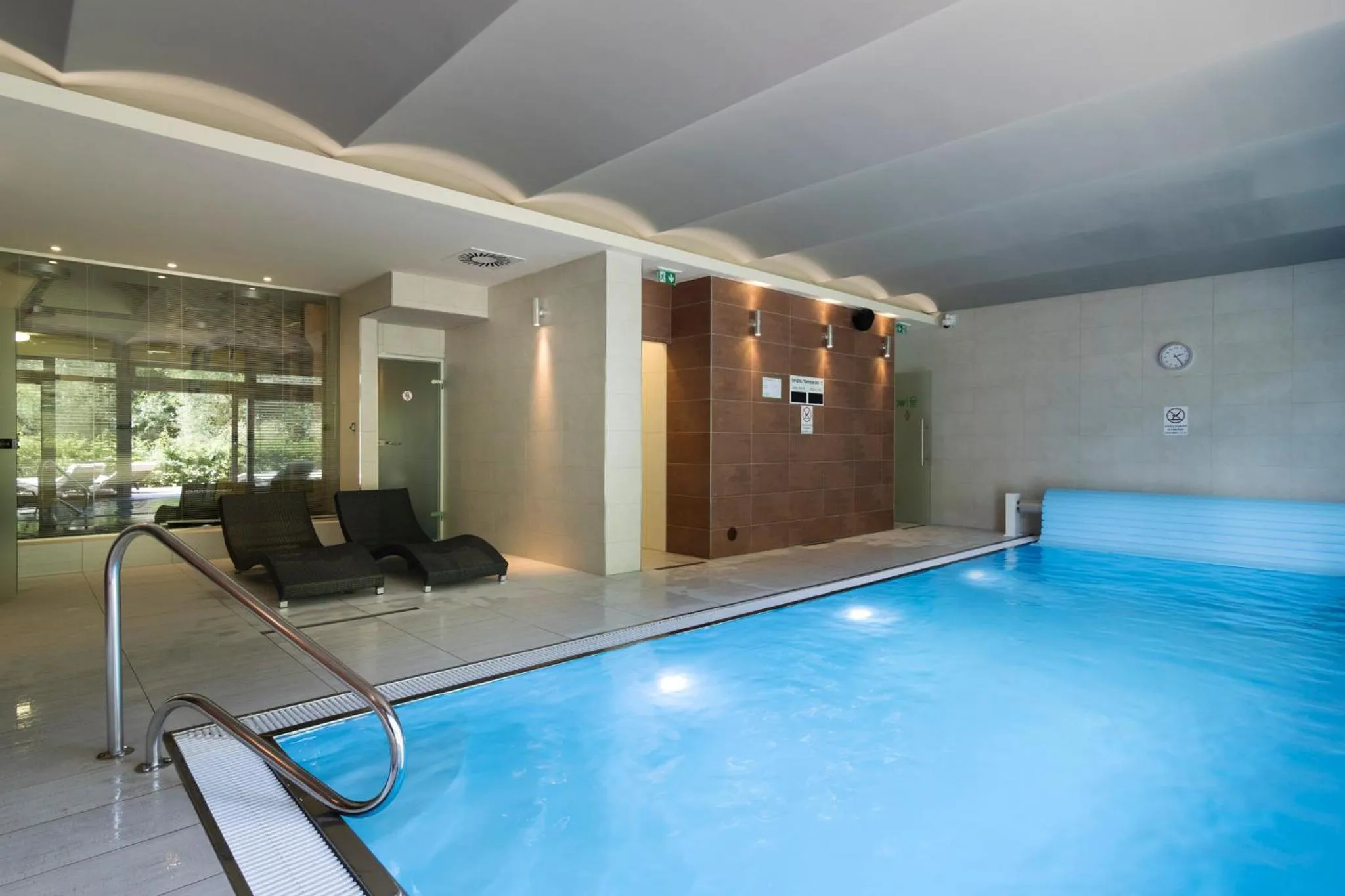 Swimming pool in Peras Wellness Hotel