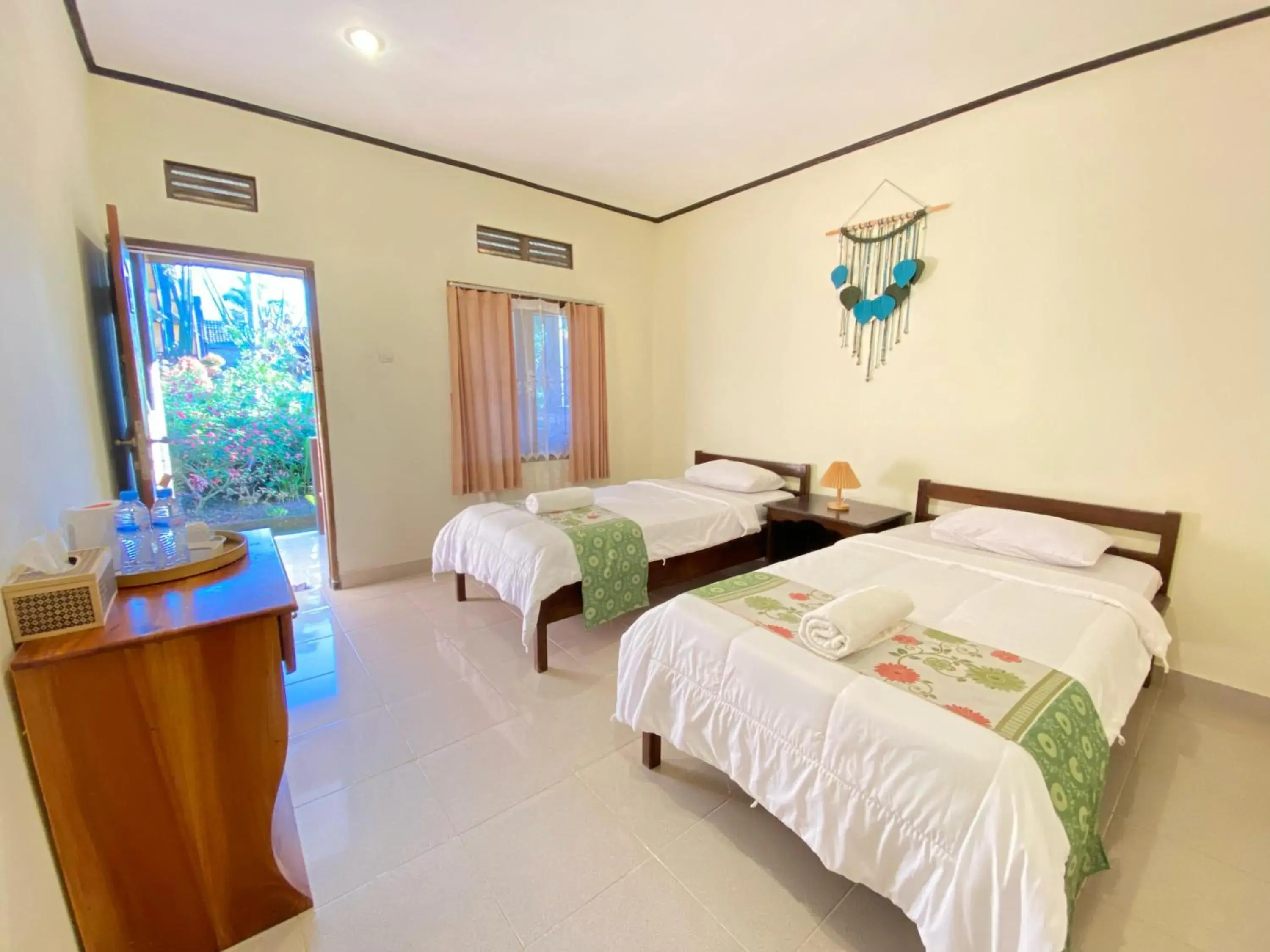 Standard Twin Room in Green Orry Inn Tetebatu Standard Twin Room in Green Orry Inn Tetebatu