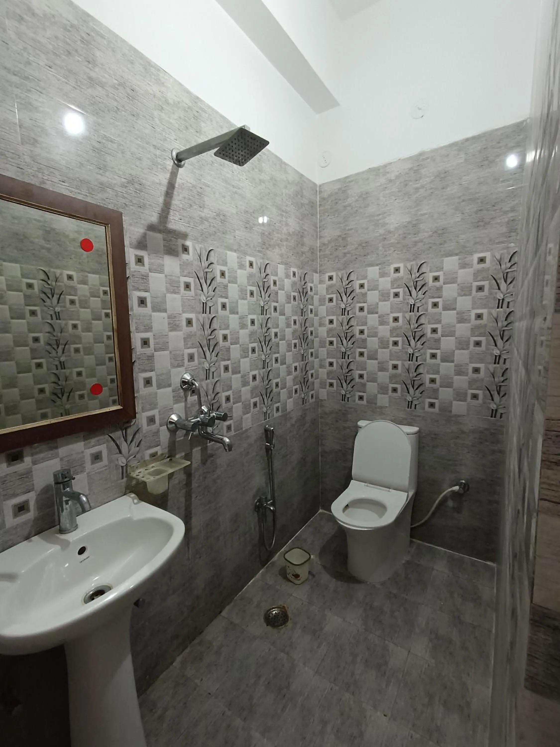 G P Guest House And Banquet Hall