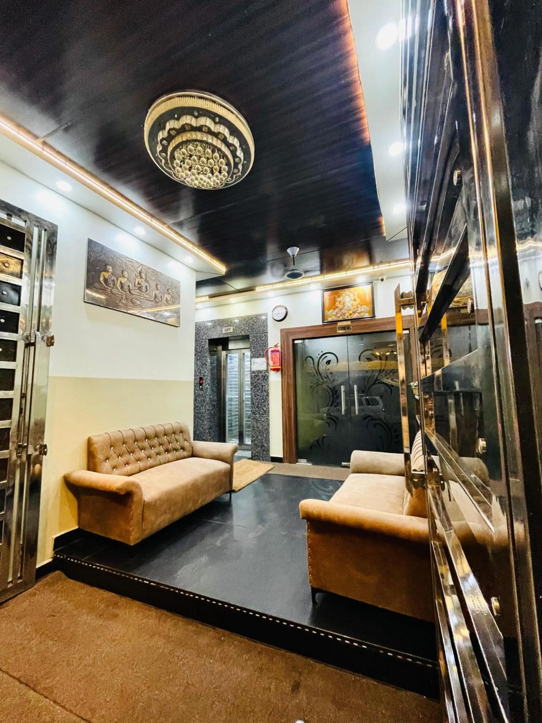 G P Guest House And Banquet Hall