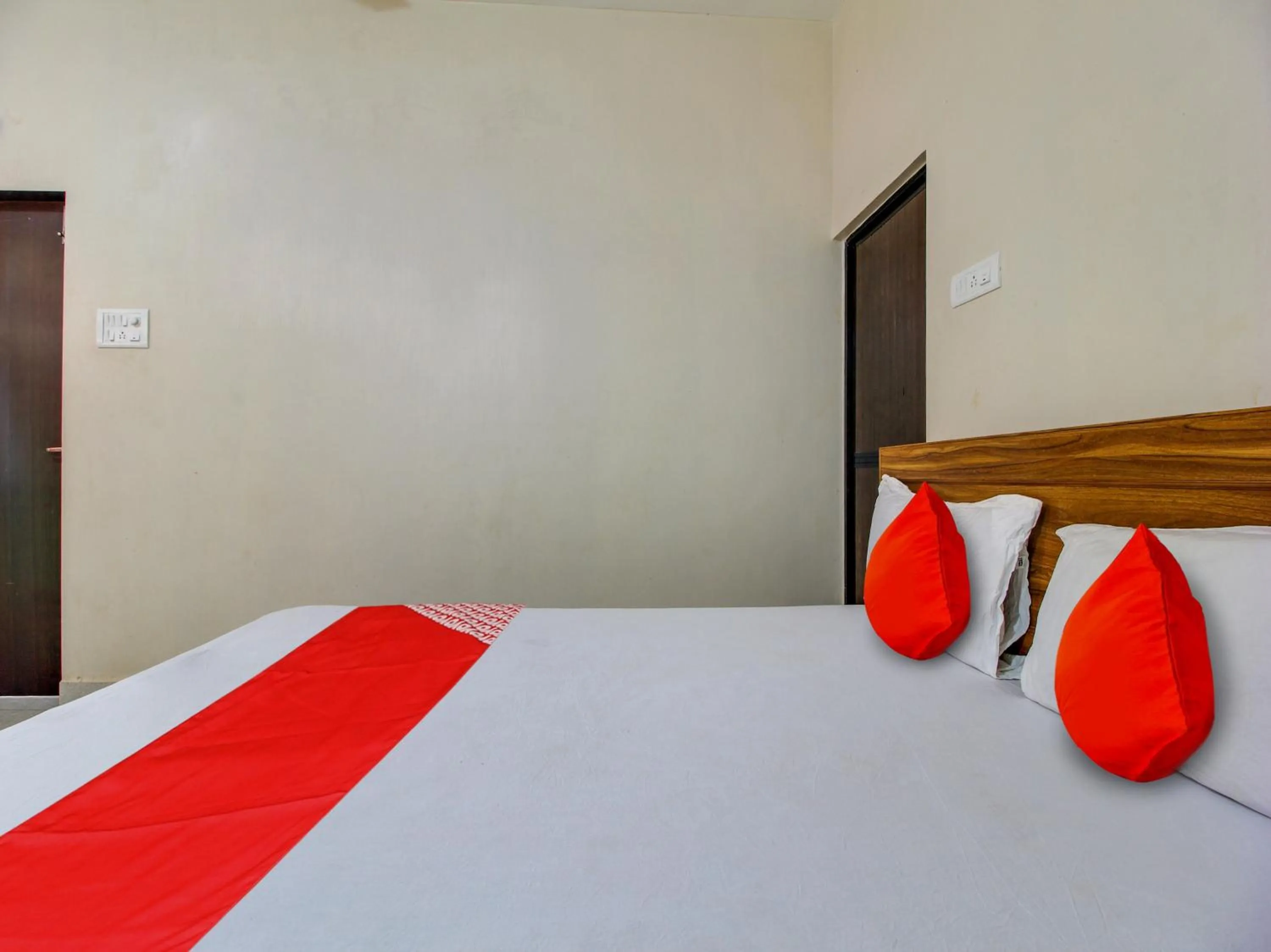 Bedroom in Hotel O by OYO Guddan Holiday