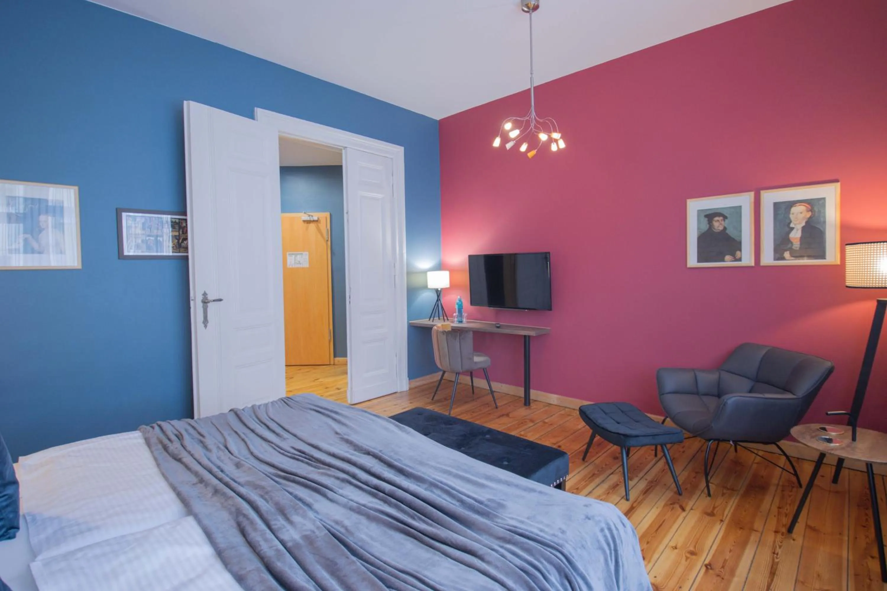 Photo of the whole room, Bed in Boutique Hotel Schwarzer Baer