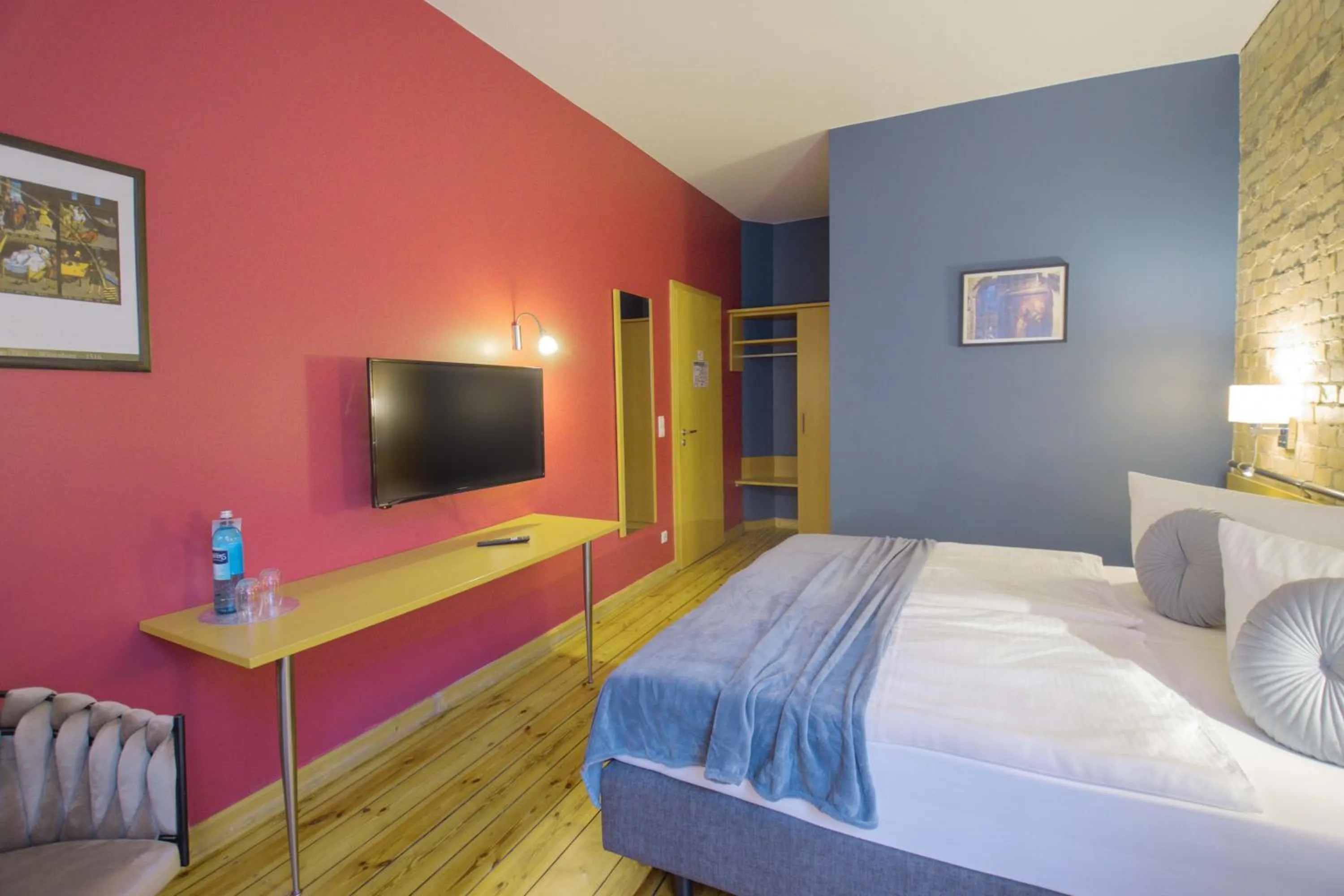 Photo of the whole room, Bed in Boutique Hotel Schwarzer Baer