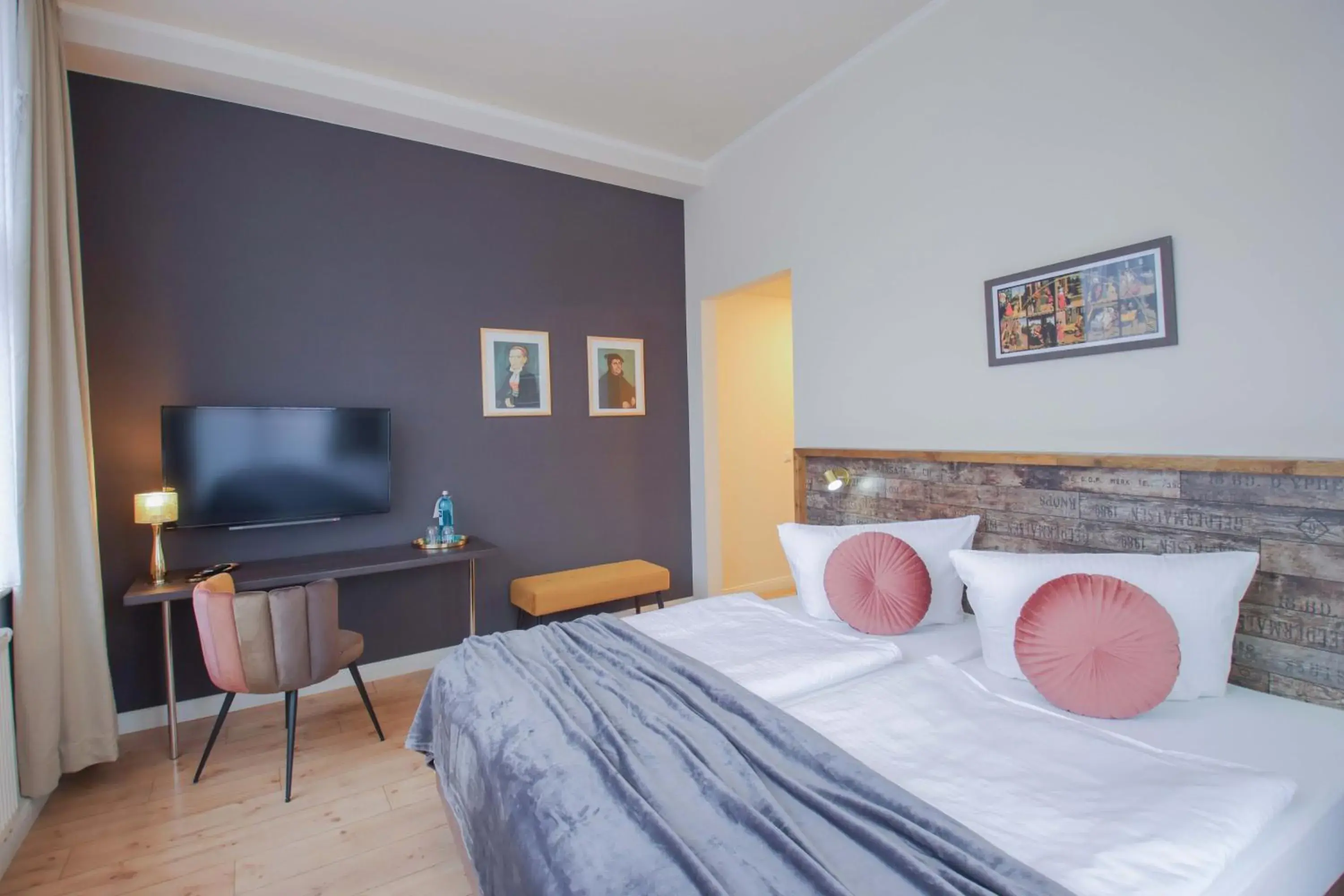 Double Room with Balcony in Boutique Hotel Schwarzer Baer Double Room with Balcony in Boutique Hotel Schwarzer Baer