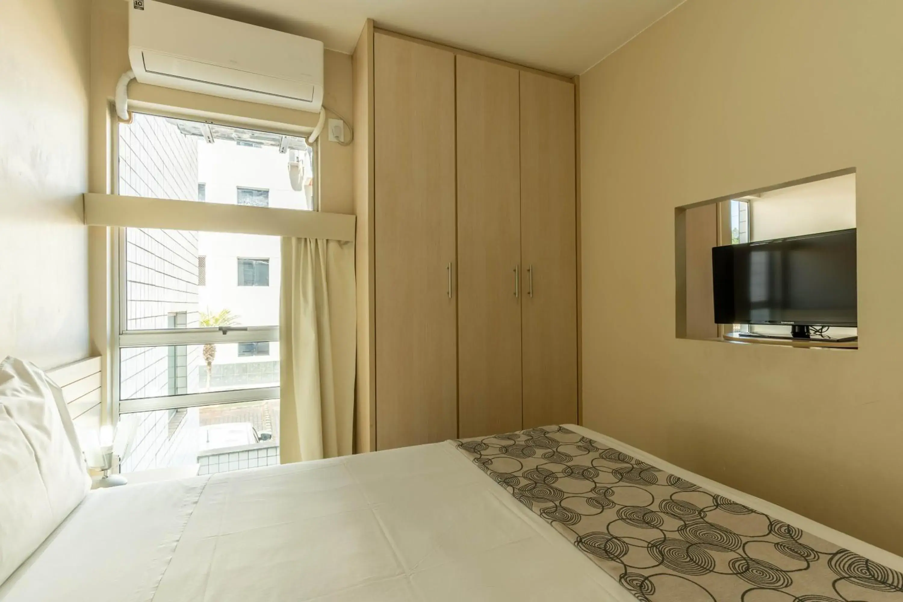 Bed in Verona Hplus Long Stay Bed in Verona Hplus Long Stay