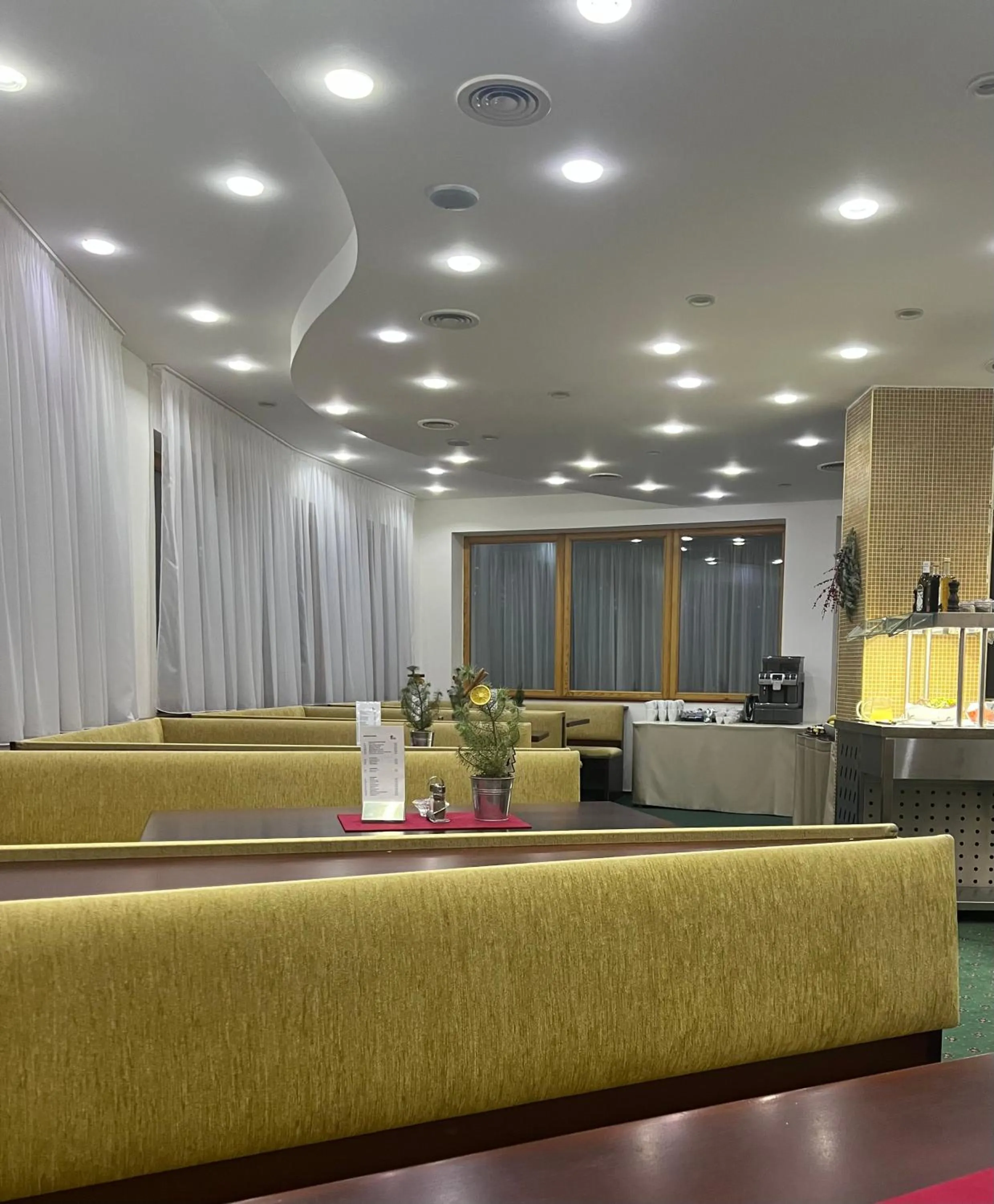 Restaurant/places to eat in Hotel Eufória