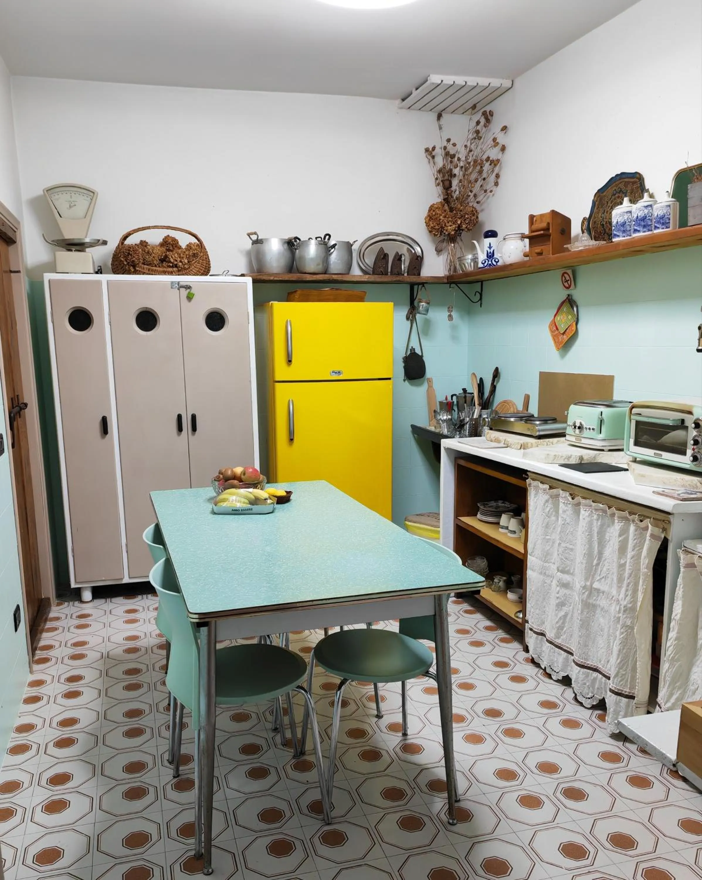 Kitchen or kitchenette in B&B LaMaGia di Corte Moronati