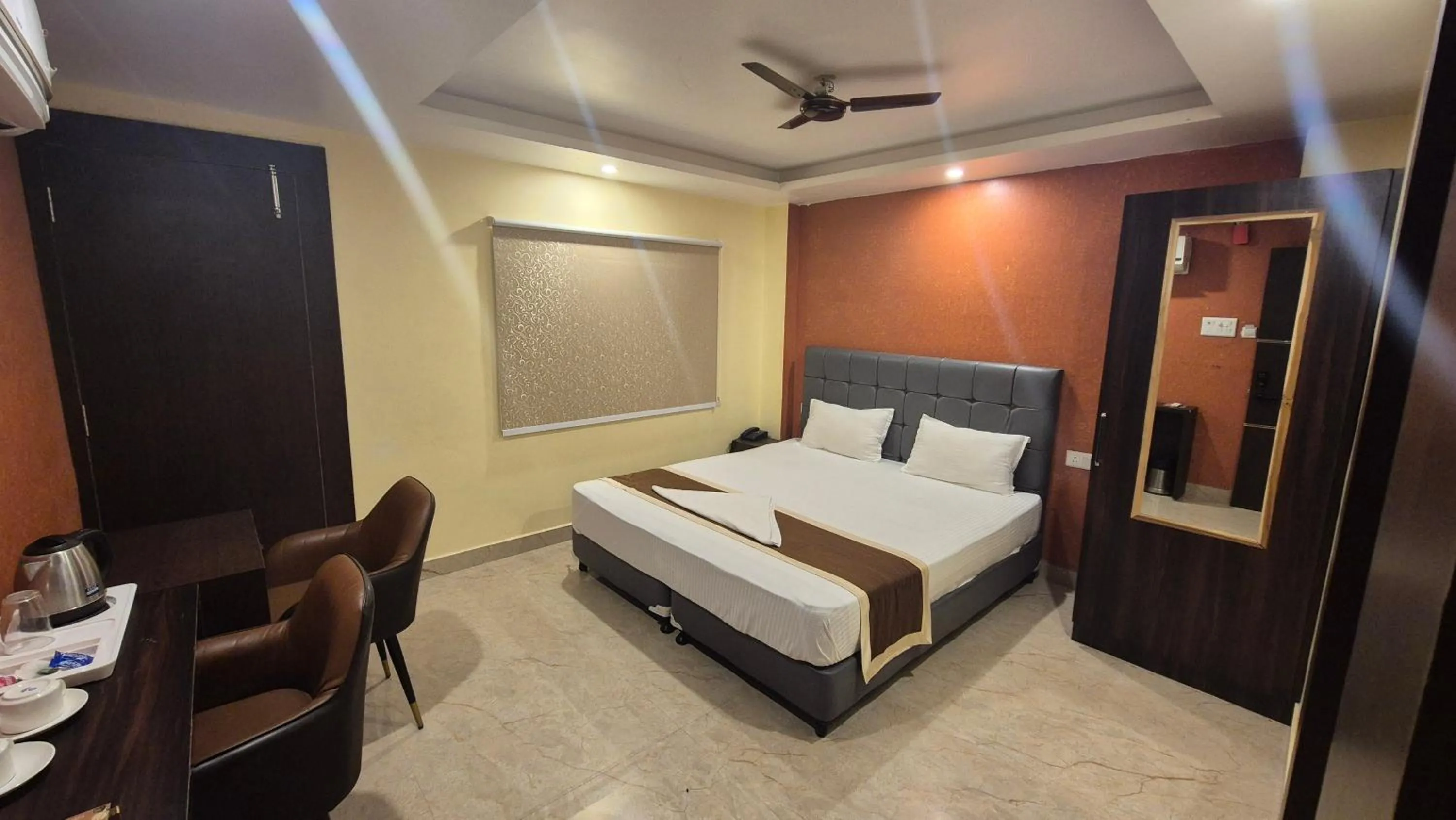 Bed in Royal View Residency