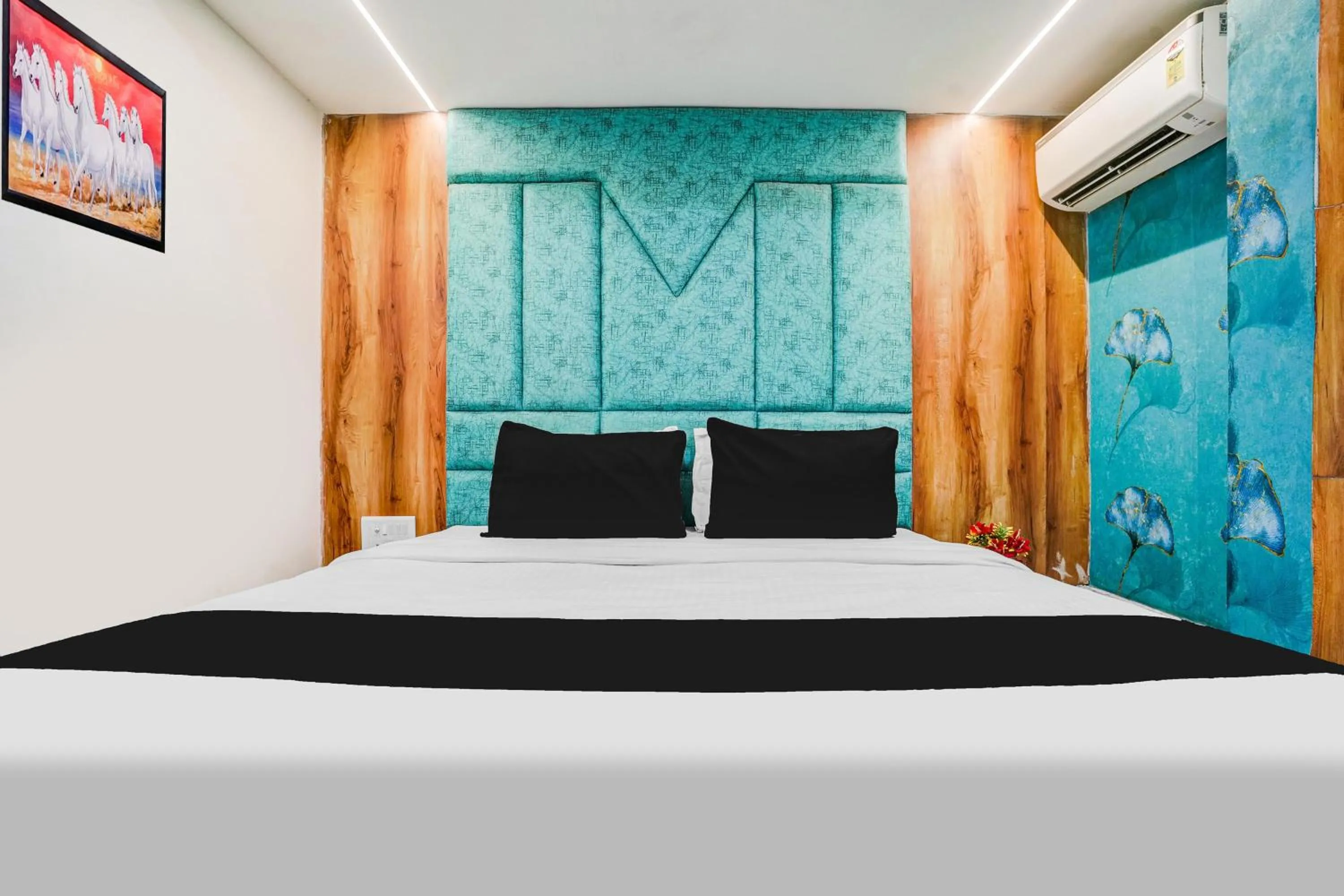 Bedroom in Super Collection O Maninagar Near Railway Station formerly A1 Residency