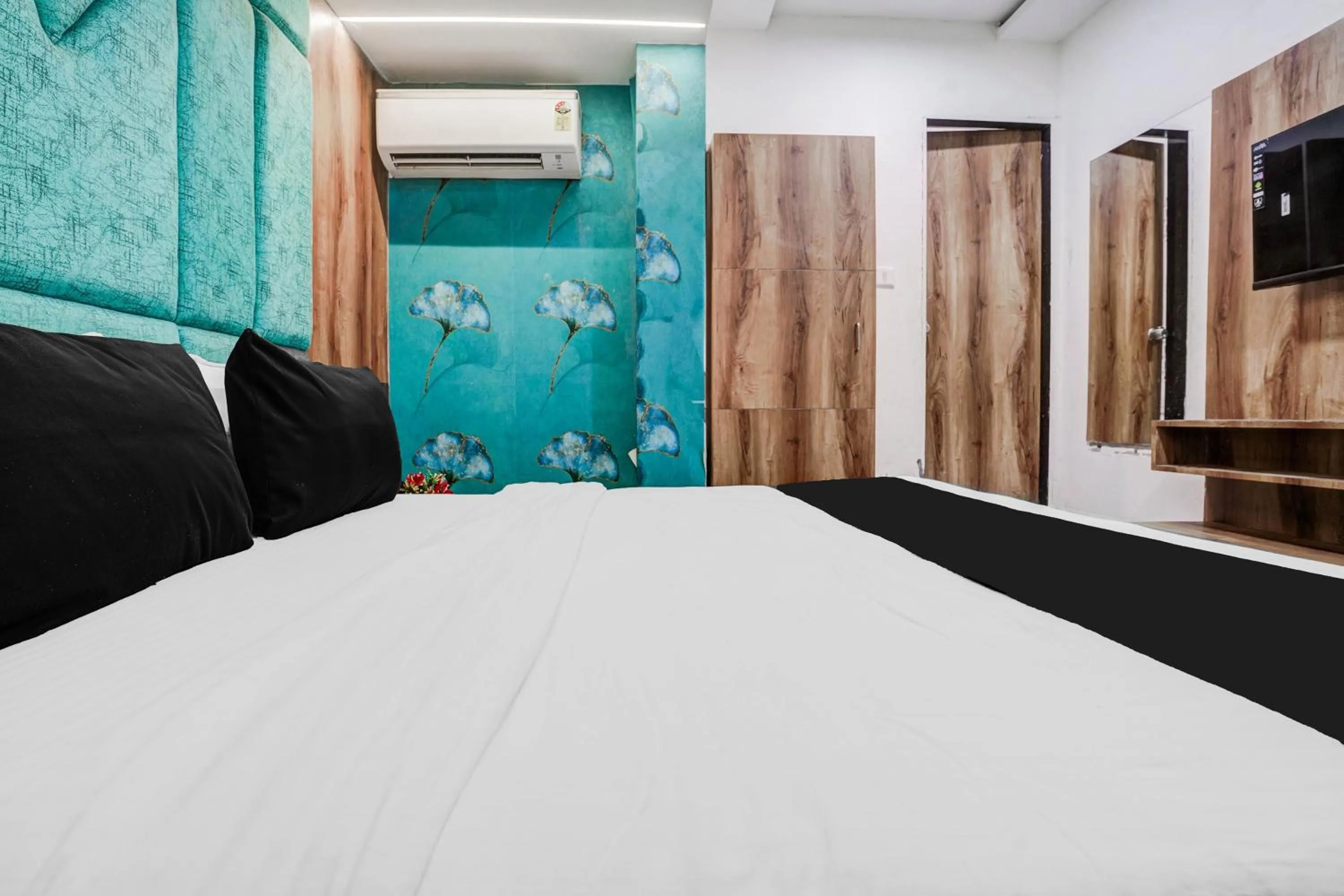Bedroom in Super Collection O Maninagar Near Railway Station formerly A1 Residency