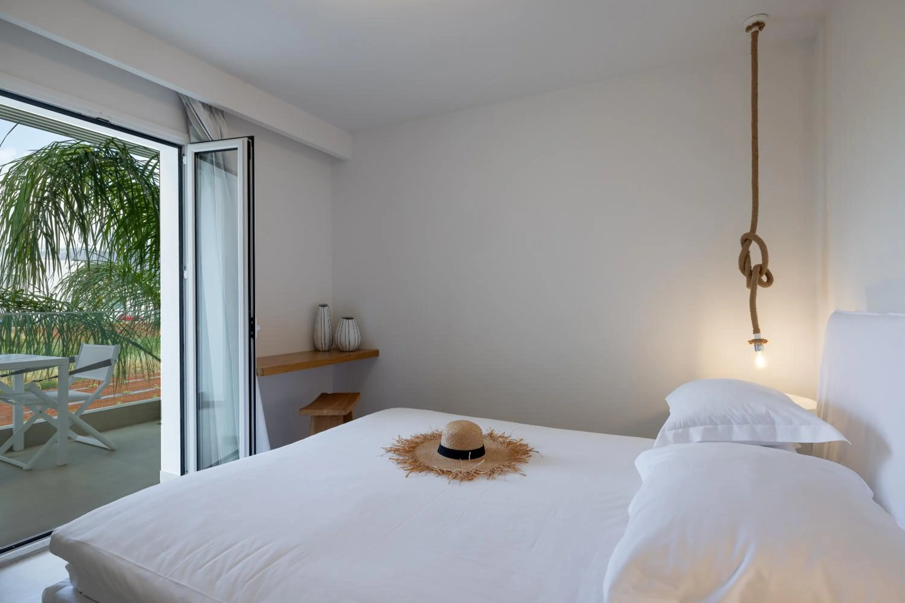 Bed in Akrogiali Garden Hotel