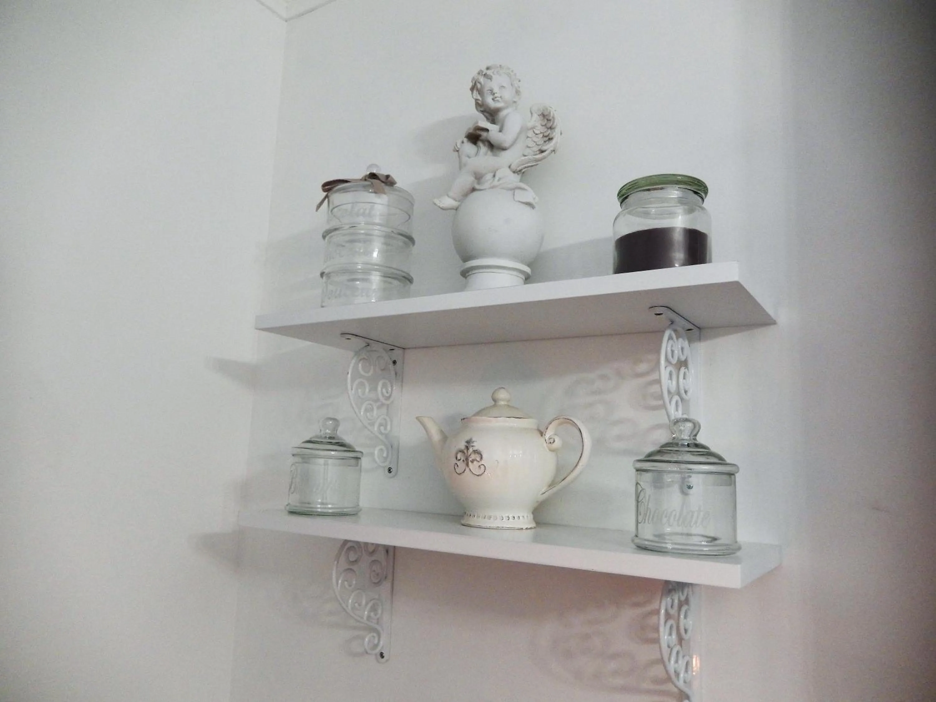 Decorative detail in La Cordonnerie de Réau