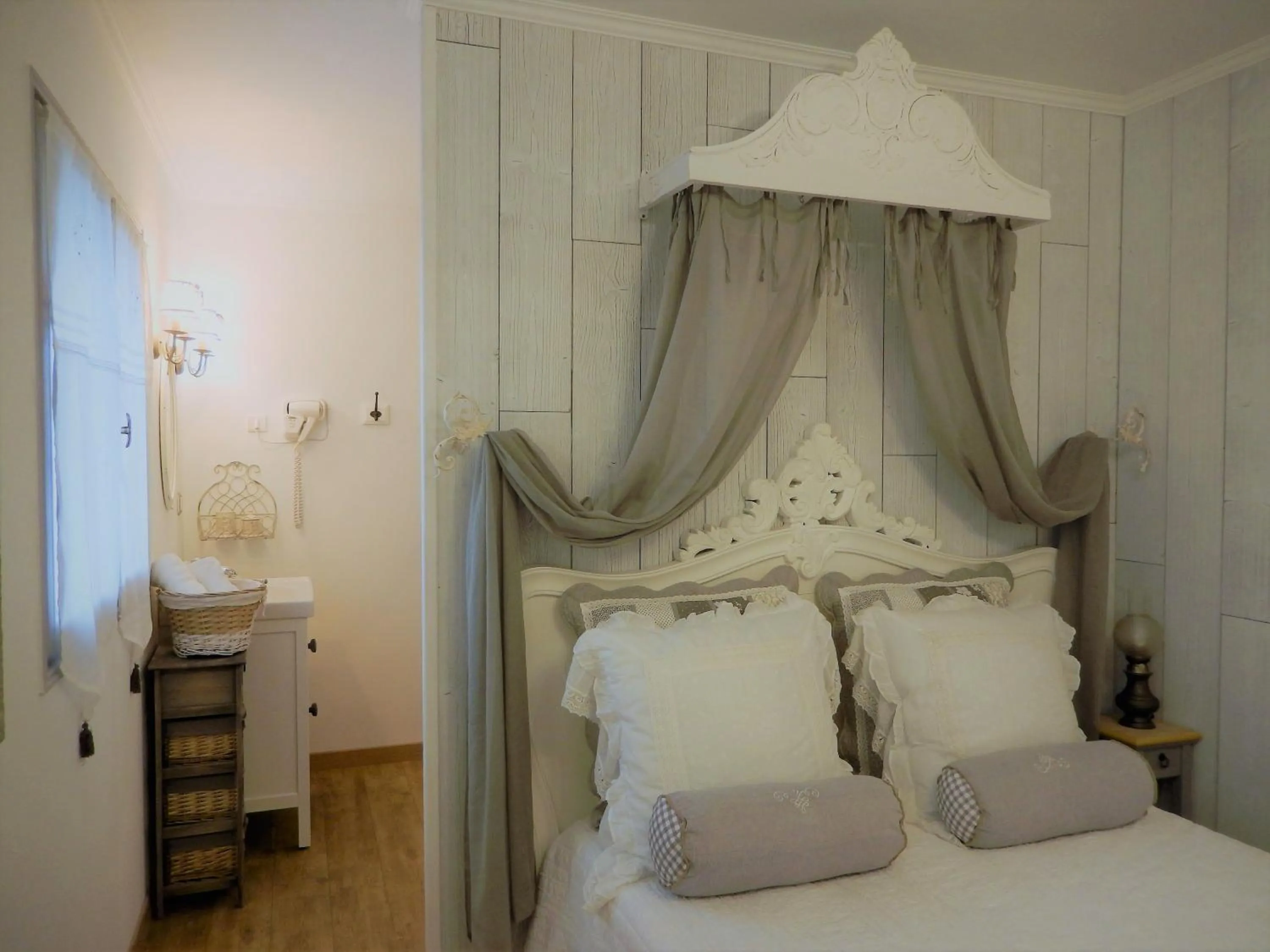 Bed in La Cordonnerie de Réau