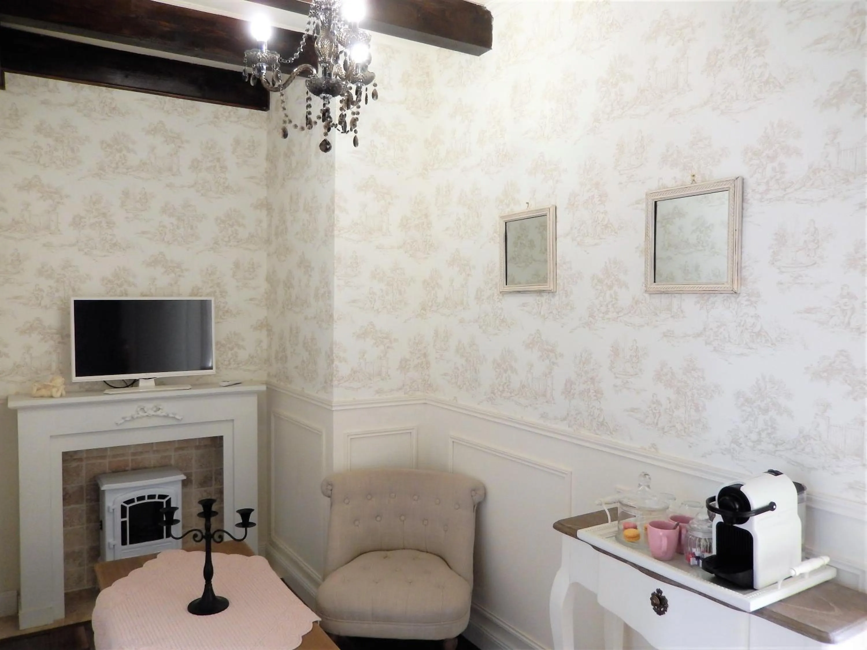 Living room in La Cordonnerie de Réau