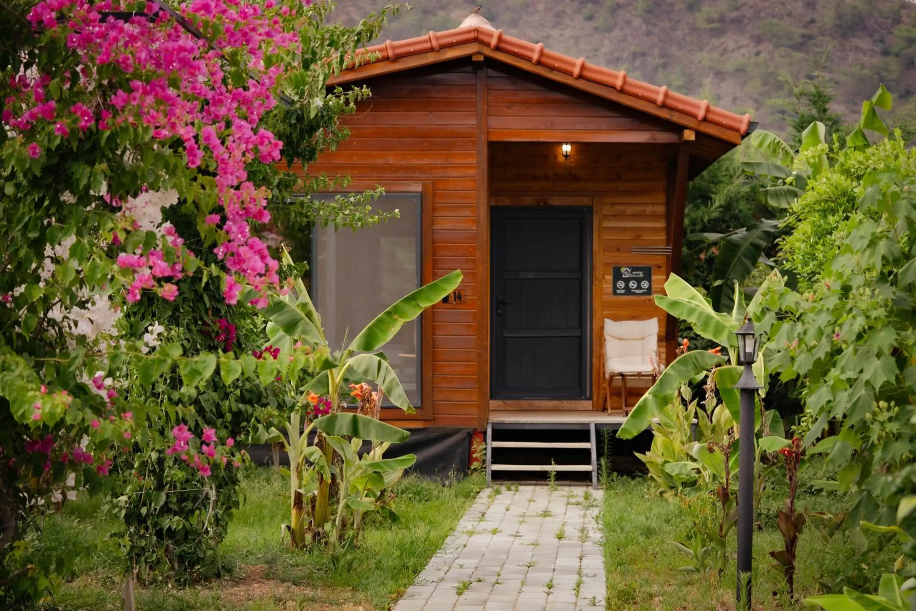 Deluxe Bungalow with Garden View in Lemon Garden Lodge Deluxe Bungalow with Garden View in Lemon Garden Lodge