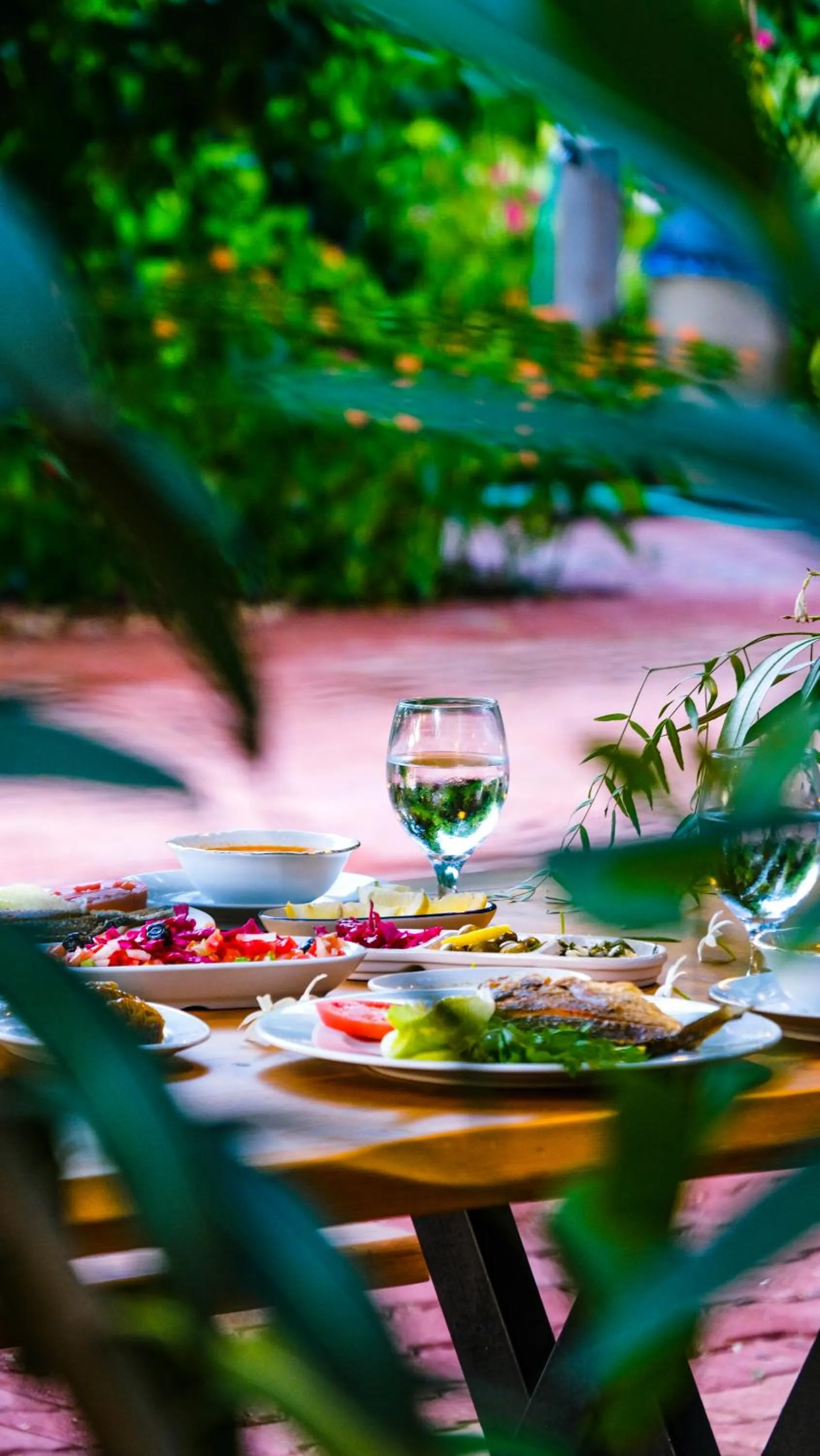 Restaurant/places to eat in Lemon Garden Lodge