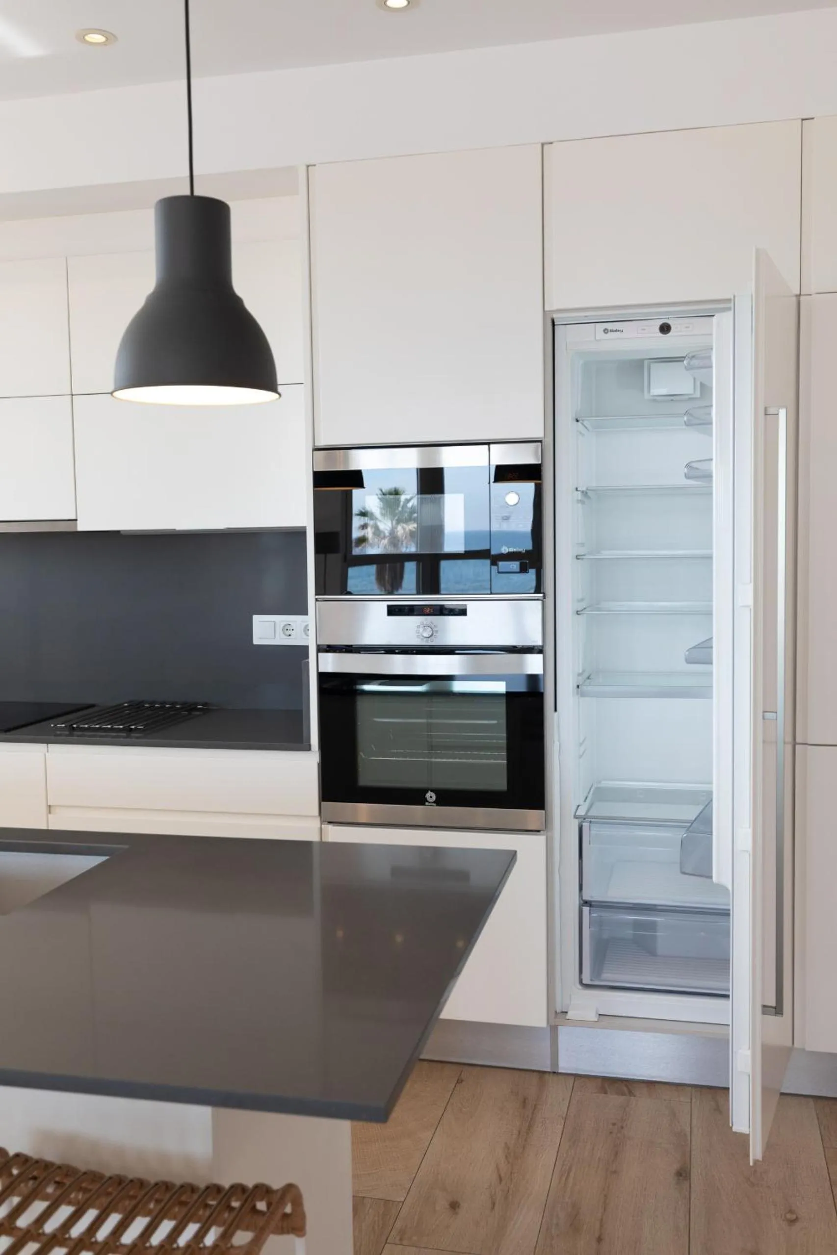 Kitchen or kitchenette in ApartUP Patacona Deluxe