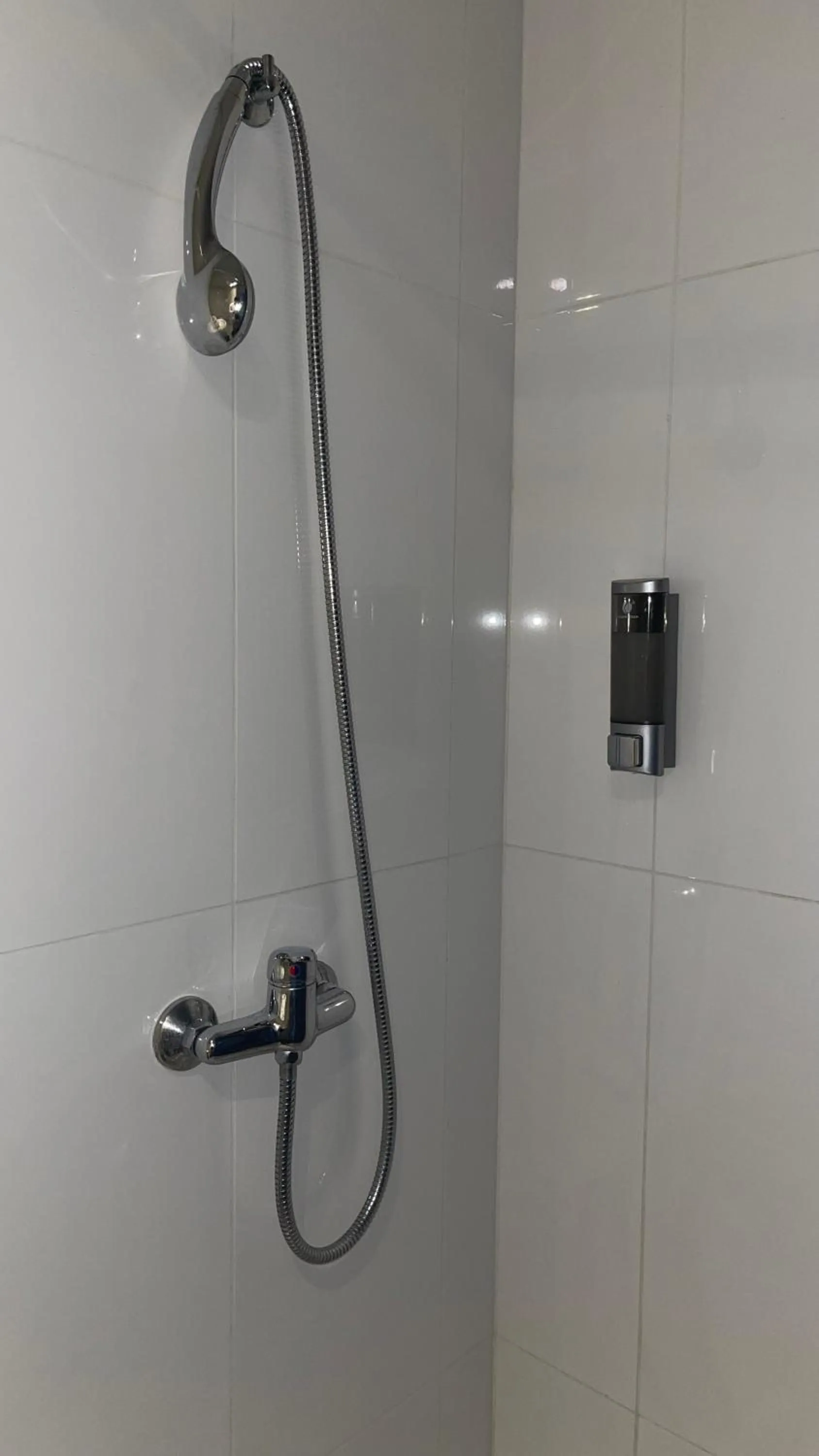 GOOD NIGHT HÔTEL By L'excess