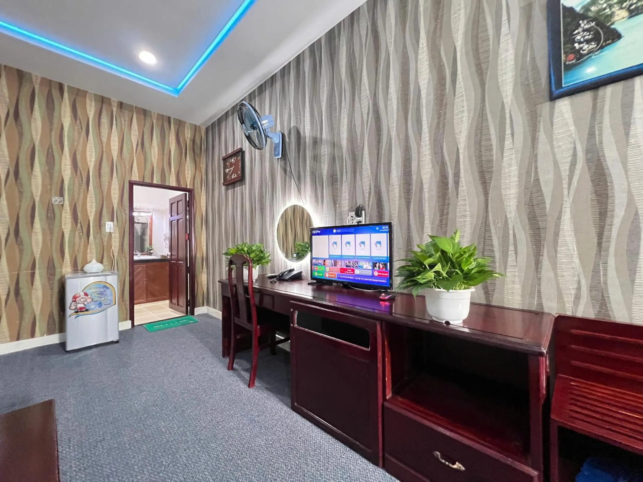 TV and multimedia in Phi Long 2 Hotel Thu Dau Mot